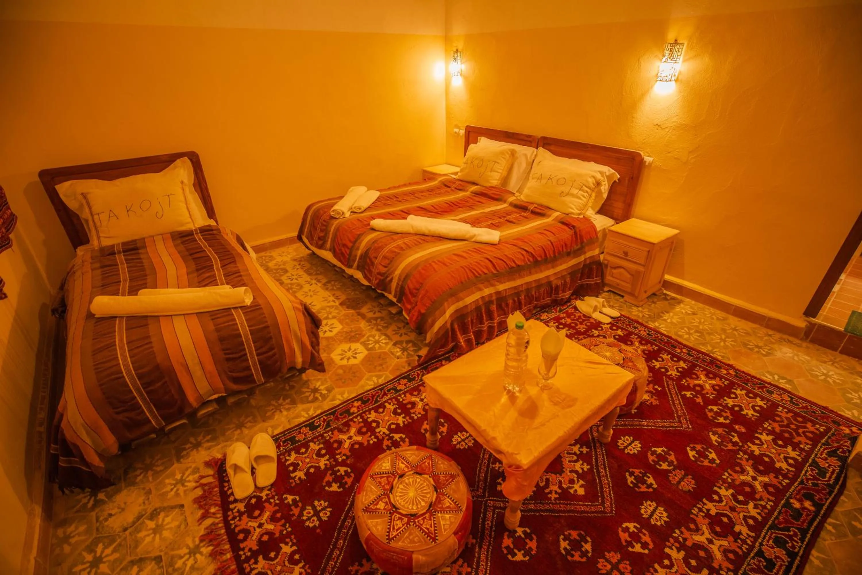 Bed in Takojt