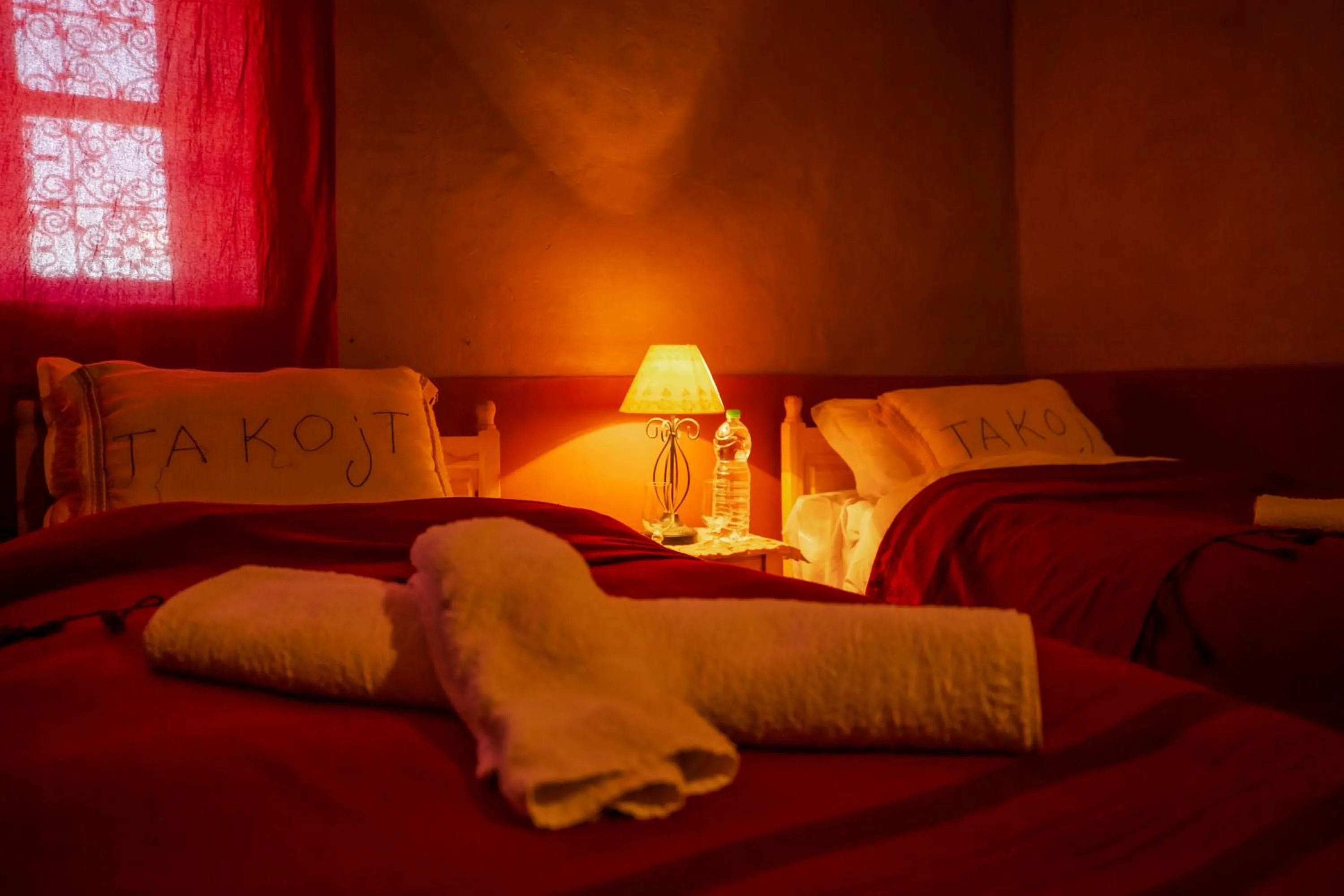 Bed in Takojt