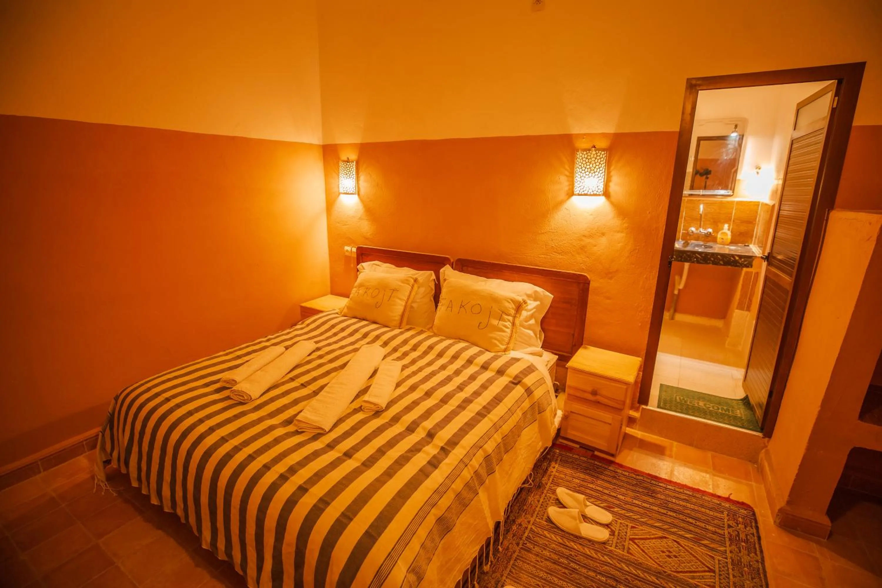 Bed in Takojt