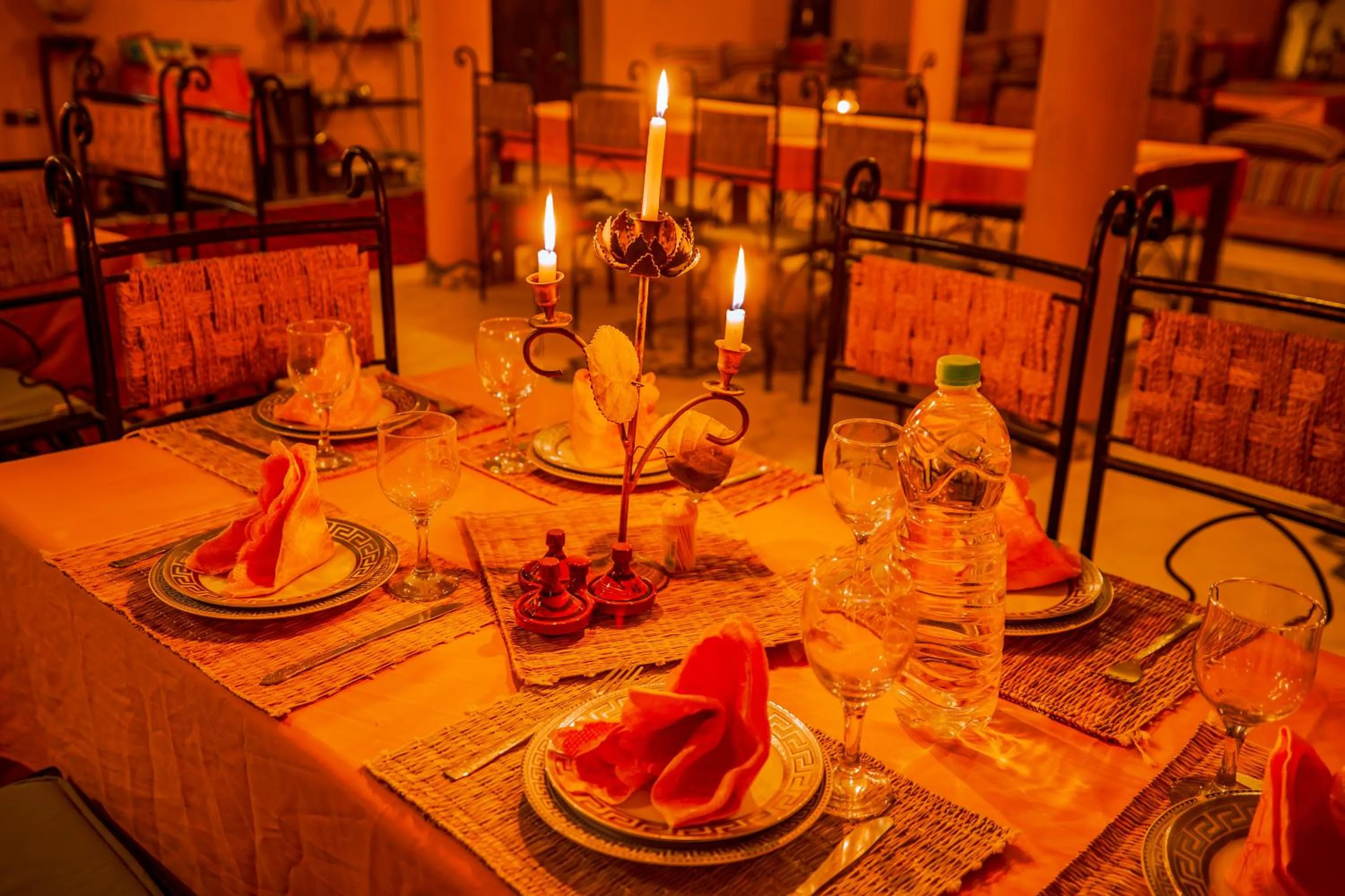 Restaurant/places to eat in Takojt