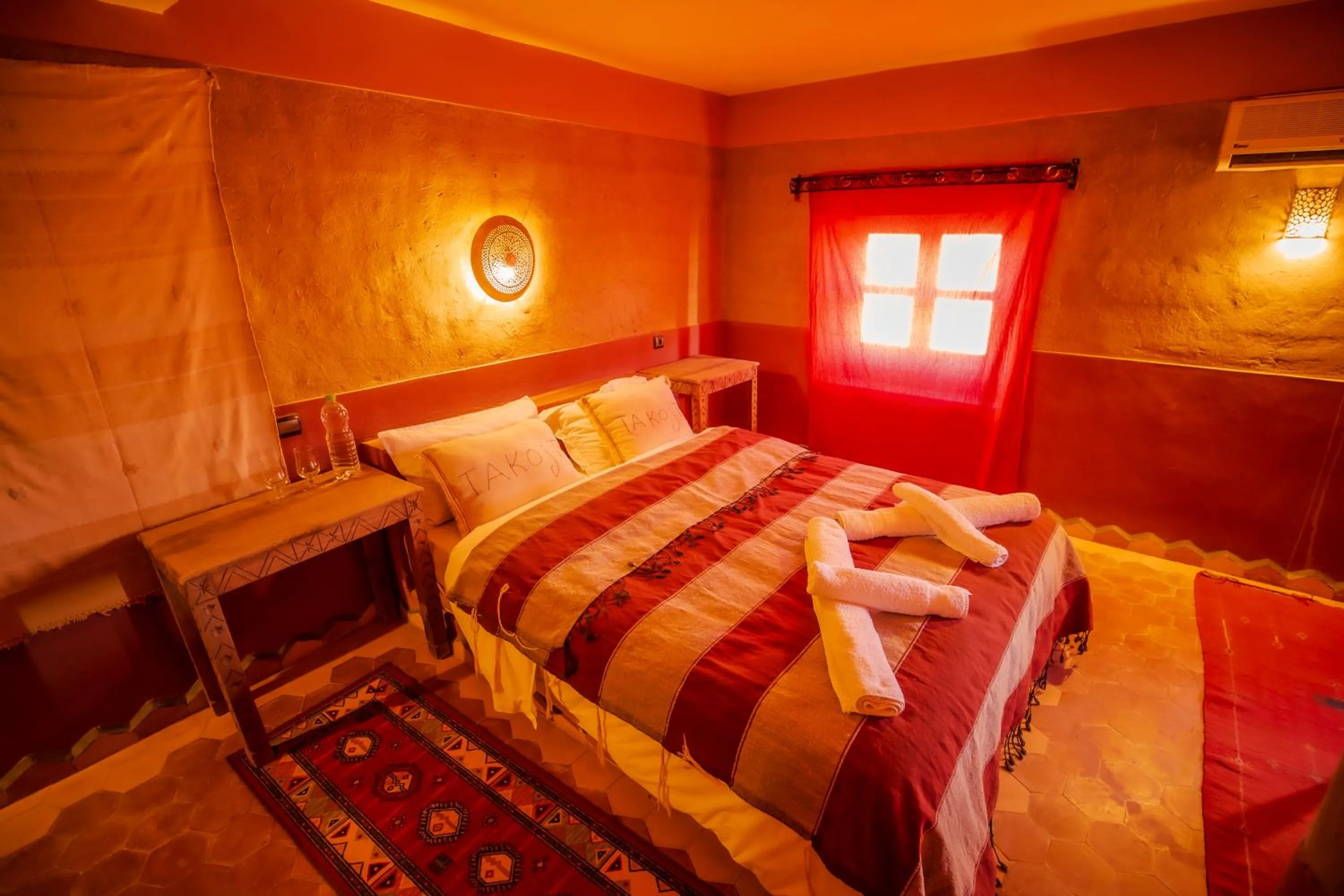 Bed in Takojt