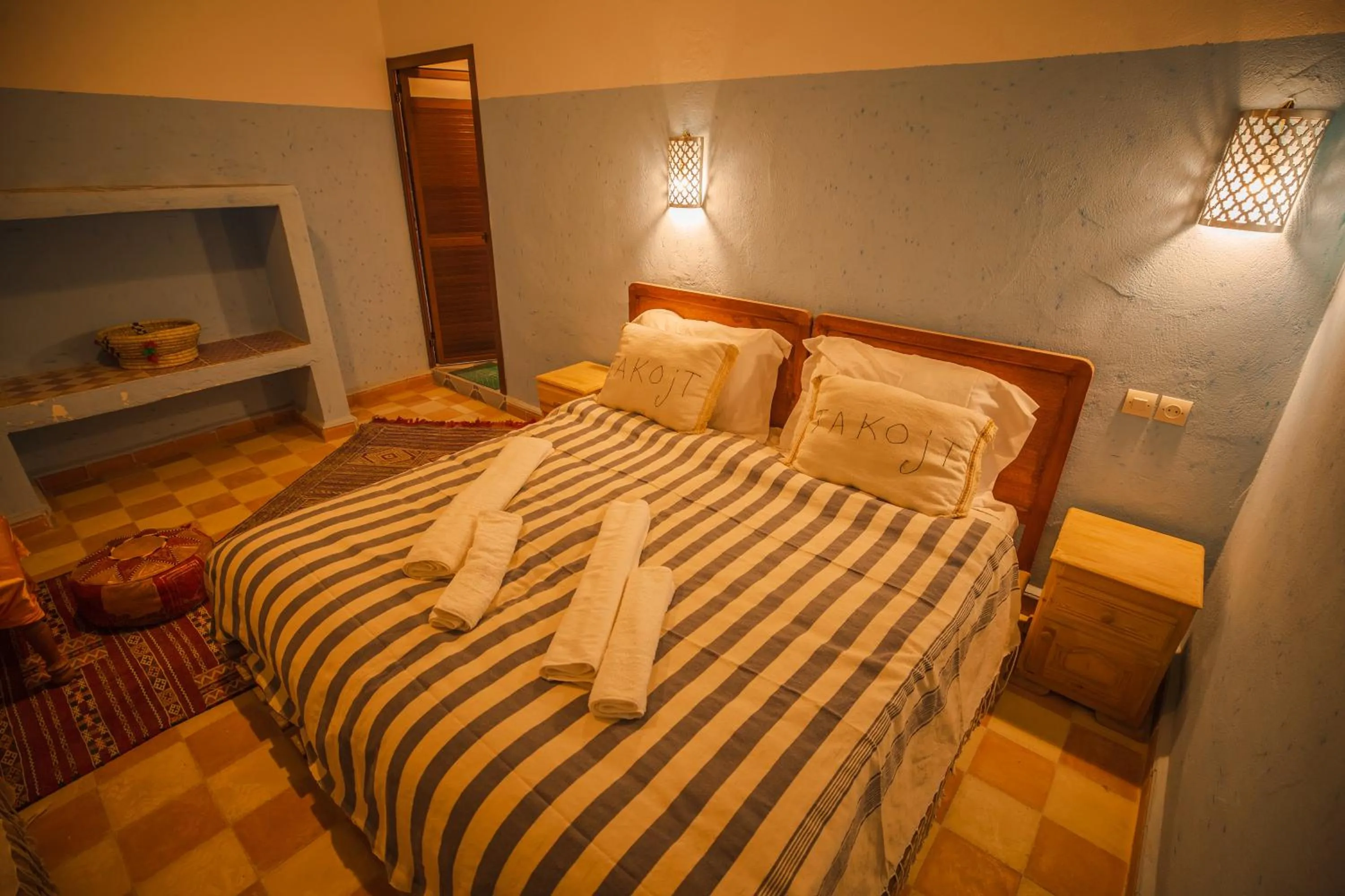 Bed in Takojt