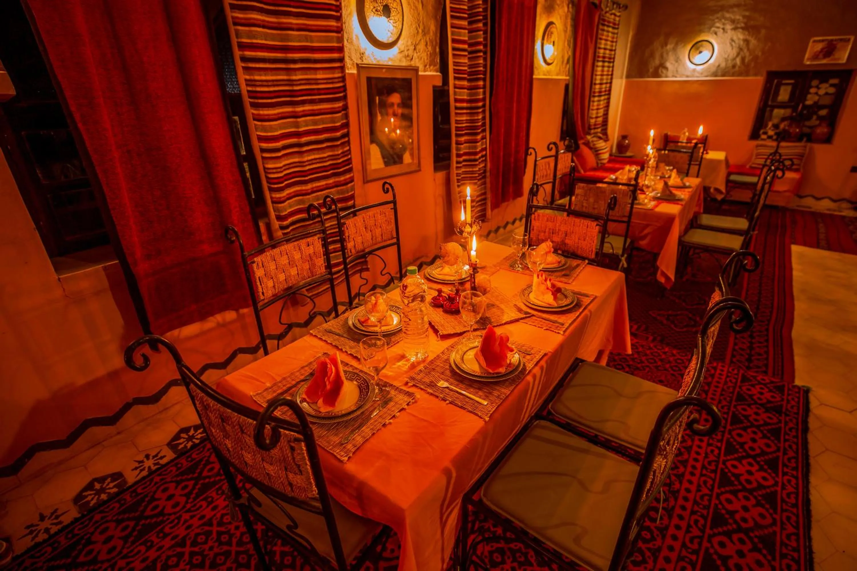 Restaurant/places to eat in Takojt