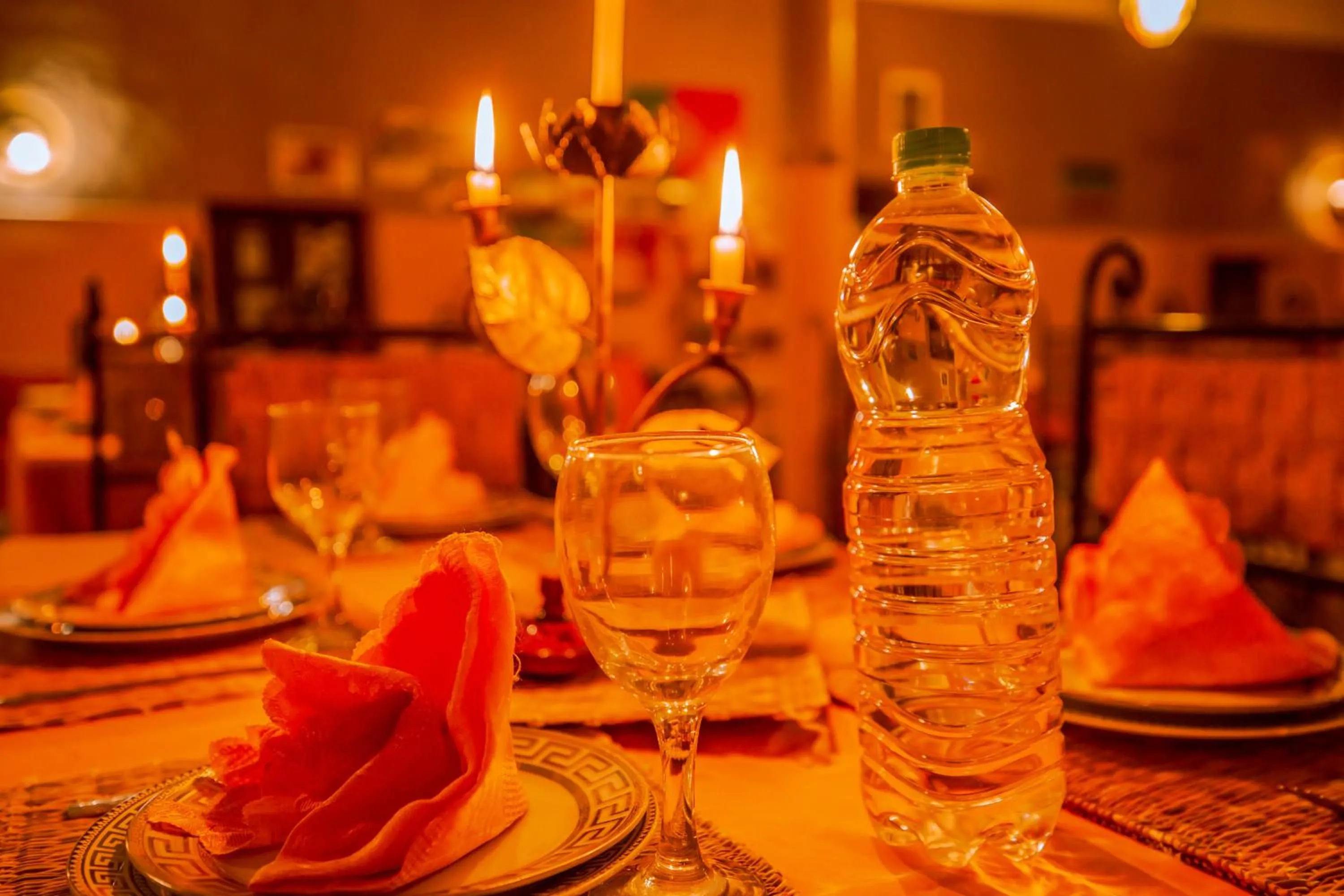Restaurant/places to eat in Takojt