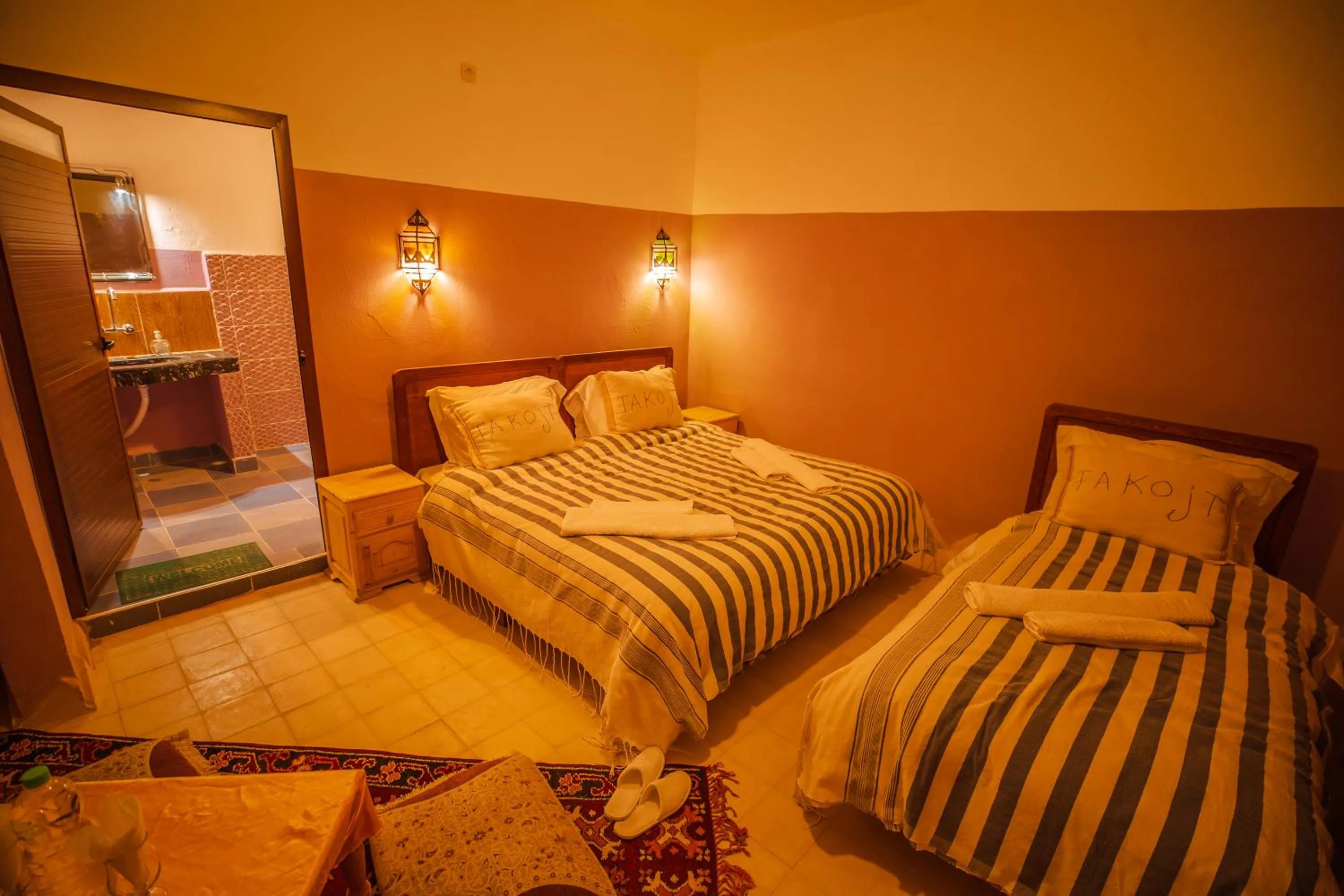 Bed in Takojt