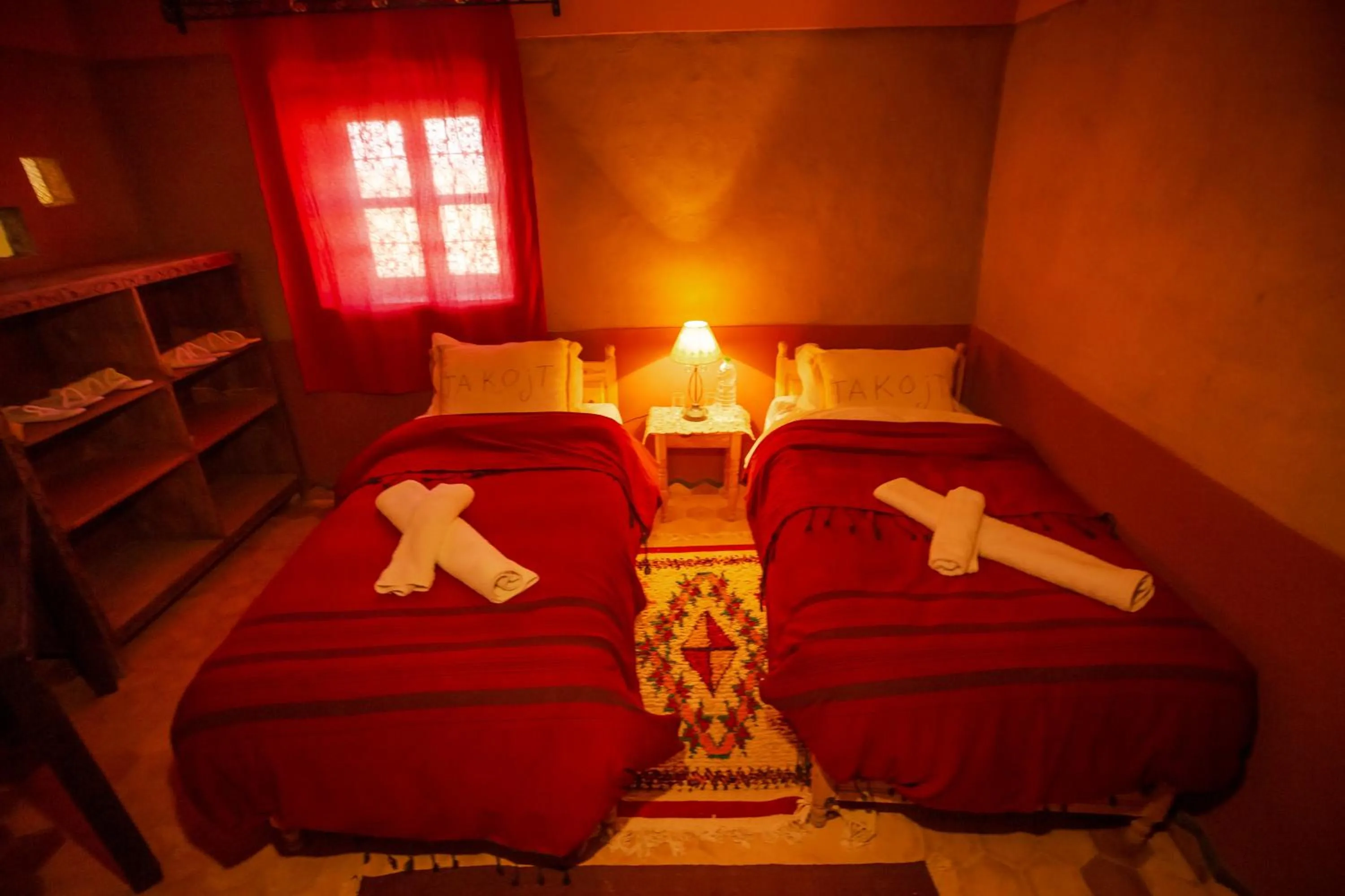 Bed in Takojt