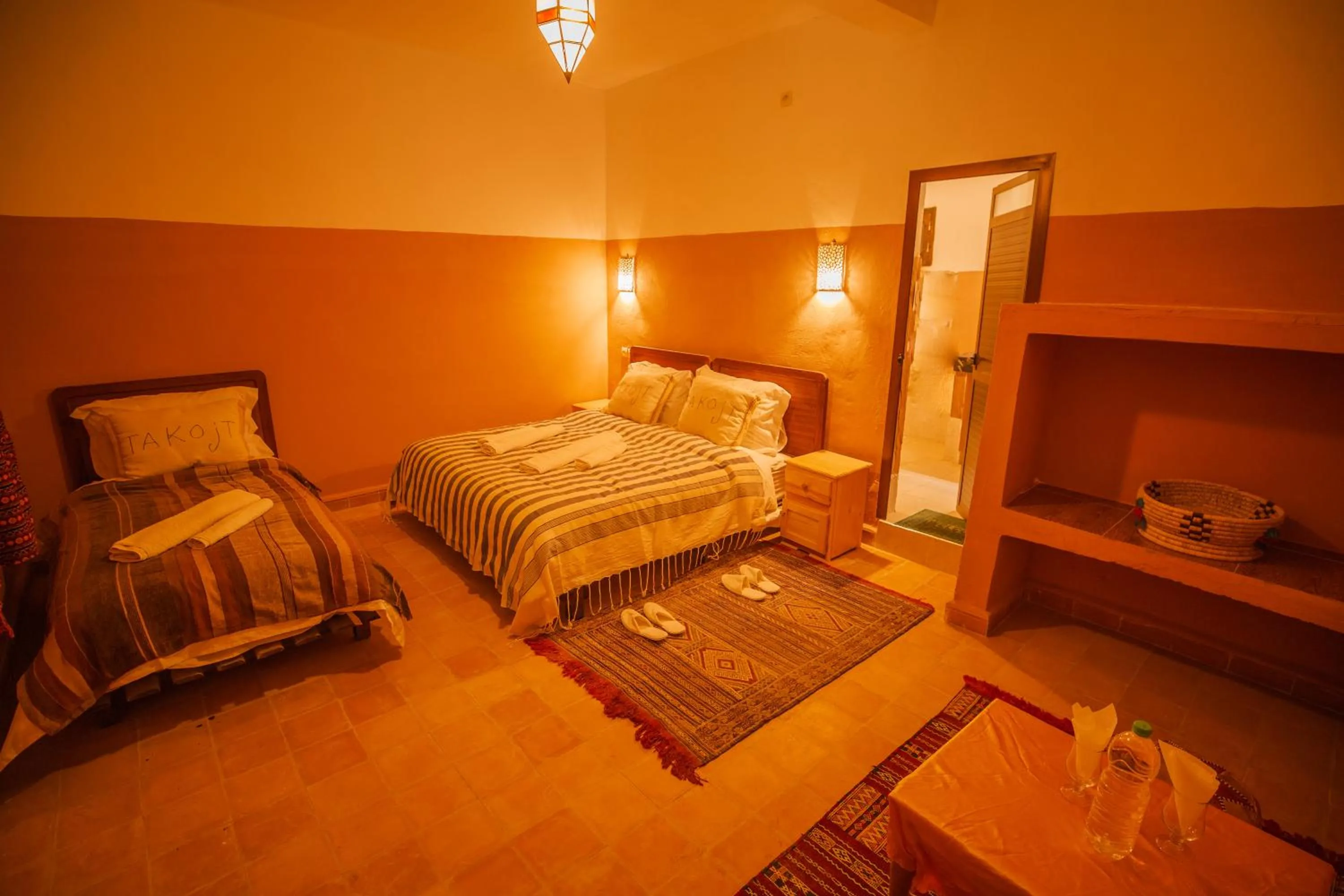 Bed in Takojt
