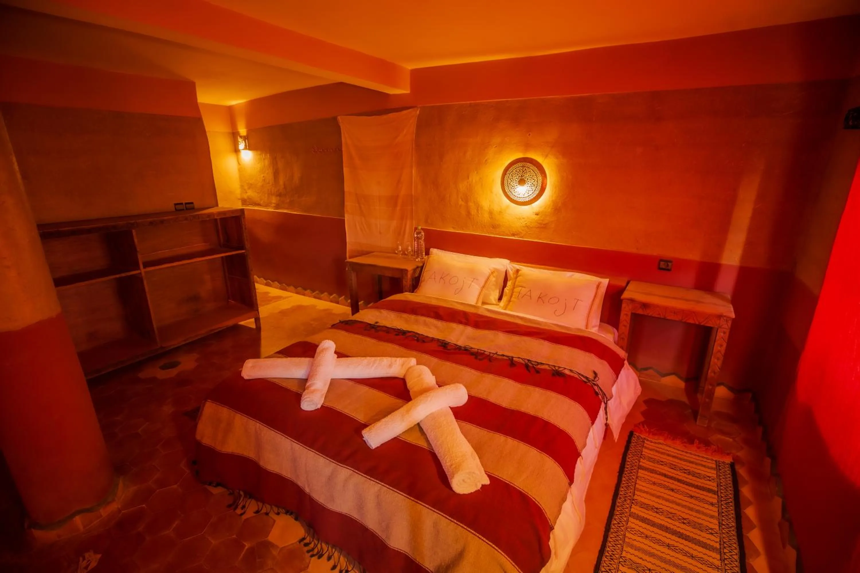 Bed in Takojt