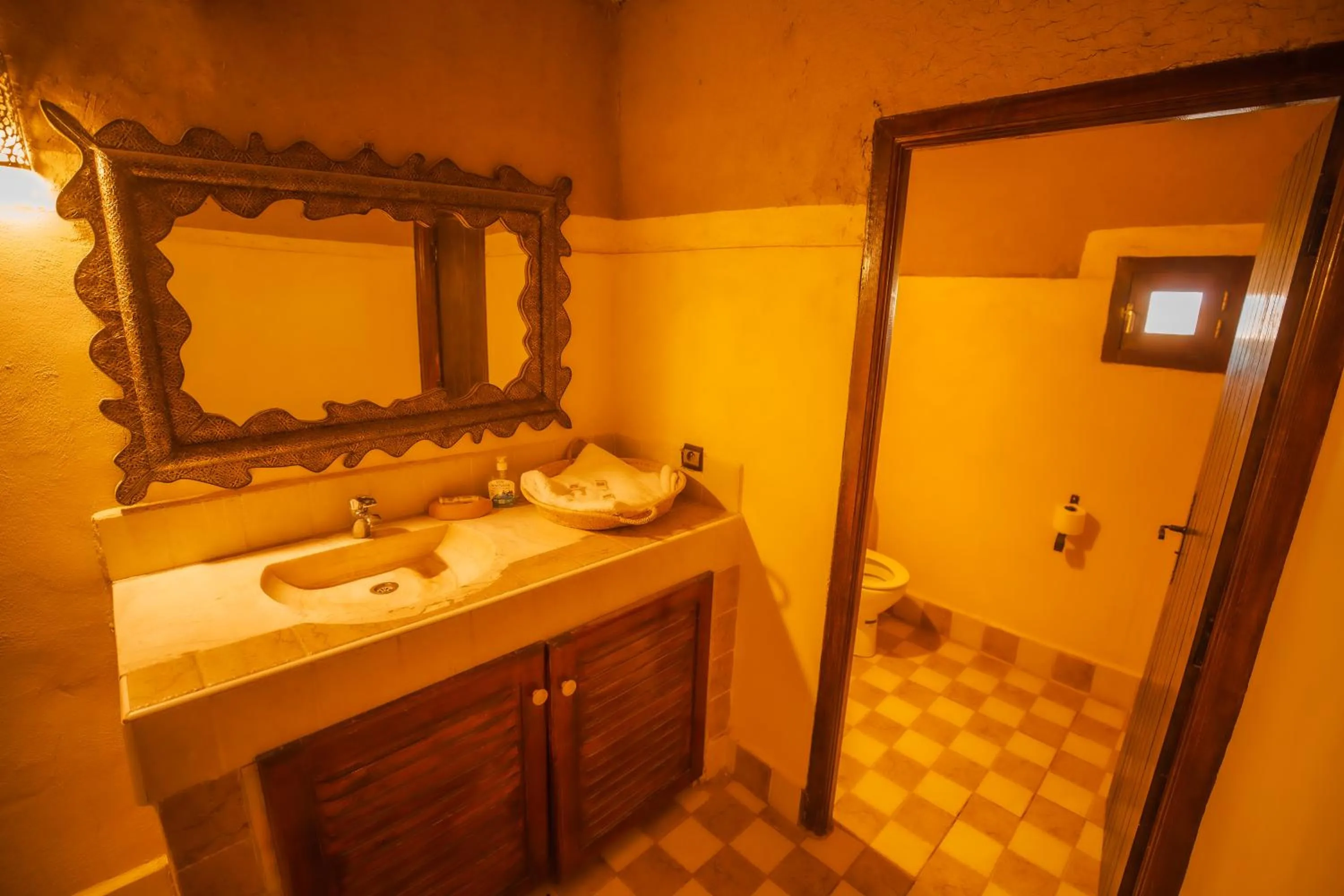 Bathroom in Takojt