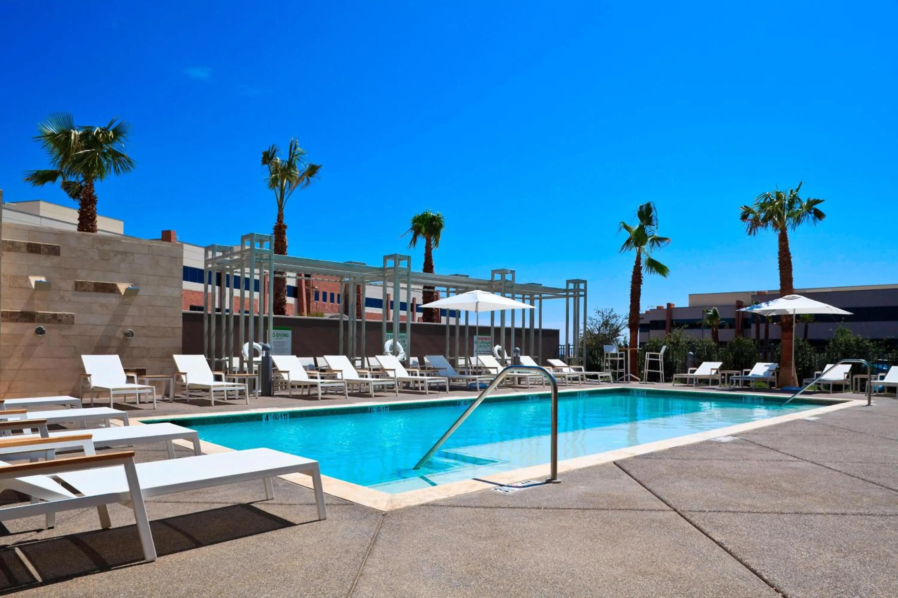 Swimming pool in Element Las Vegas Summerlin