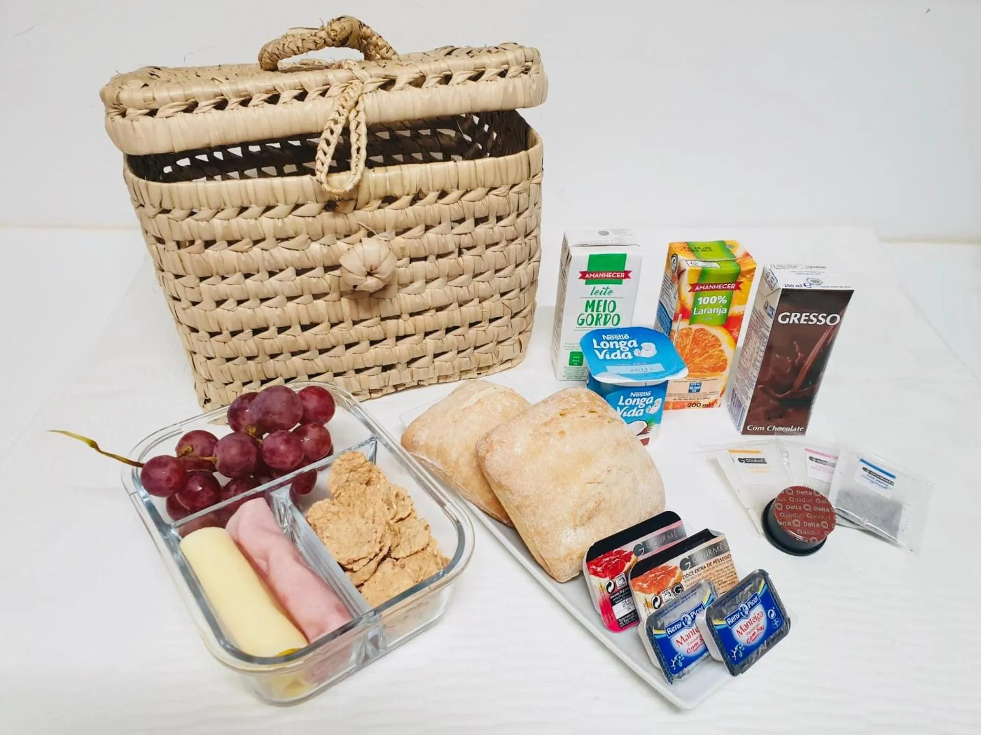 Food and drinks in Casa Soure Suites and Apartments