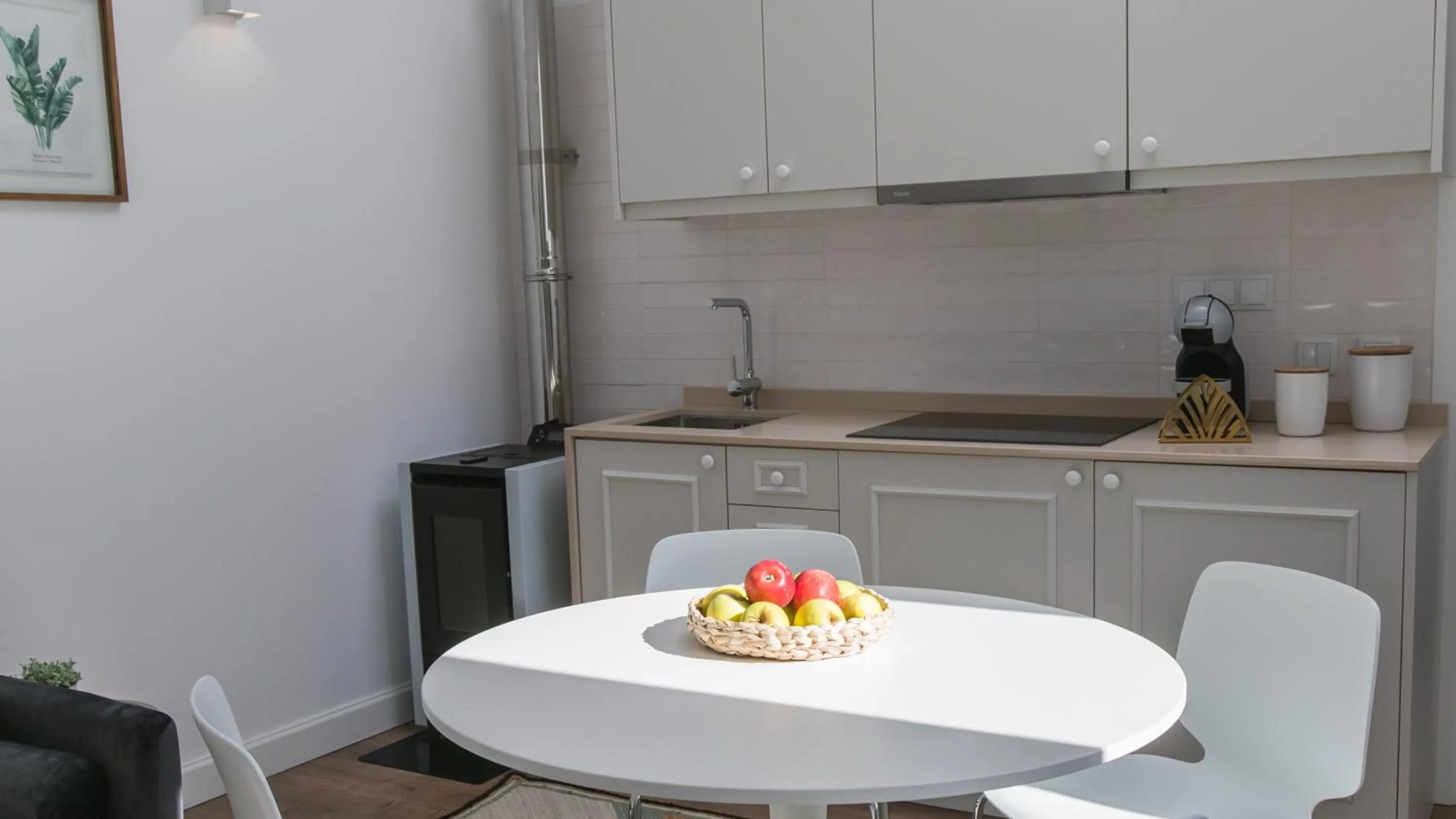 Kitchen or kitchenette in Casa Soure Suites and Apartments