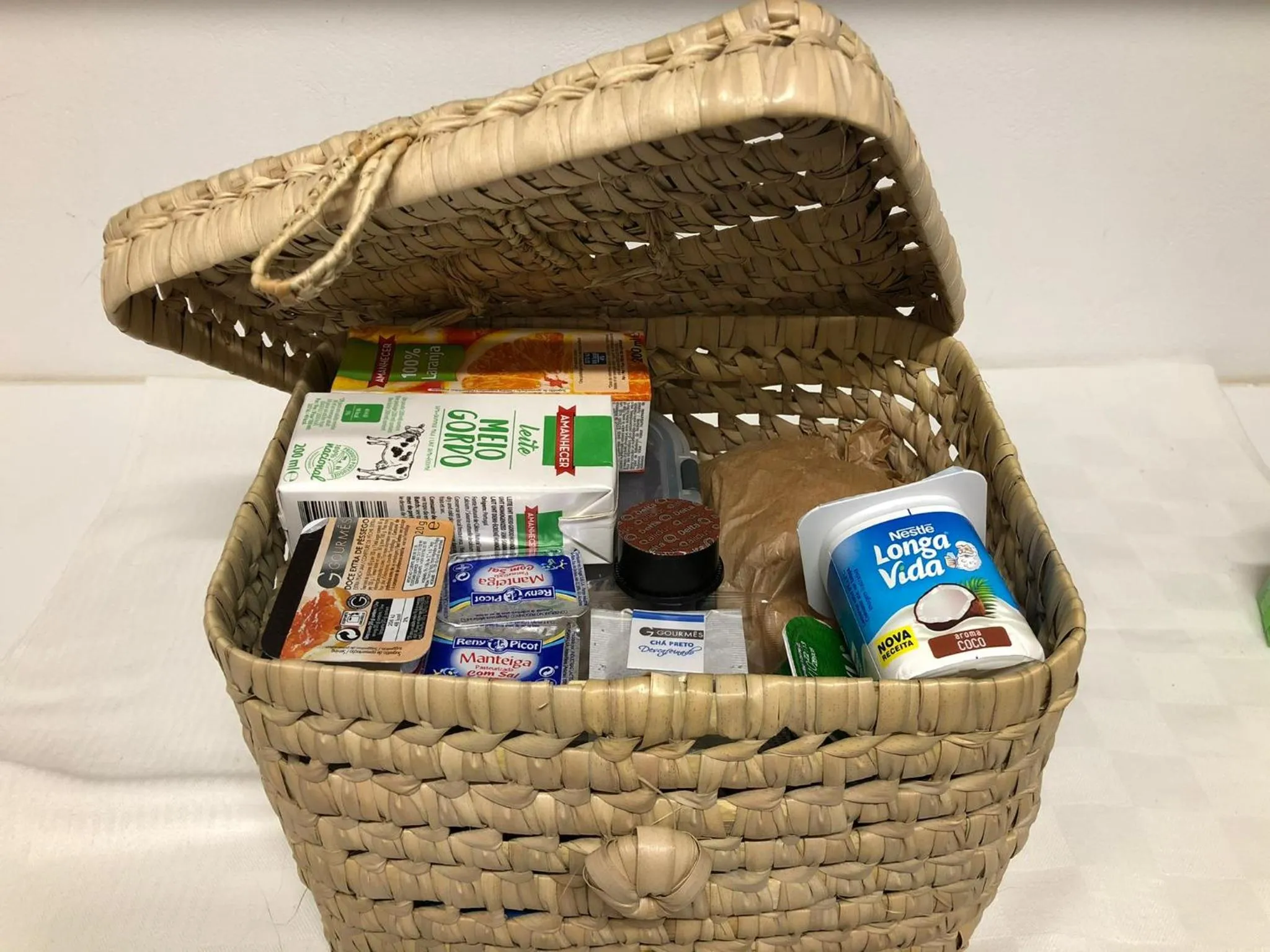 Breakfast in Casa Soure Suites and Apartments