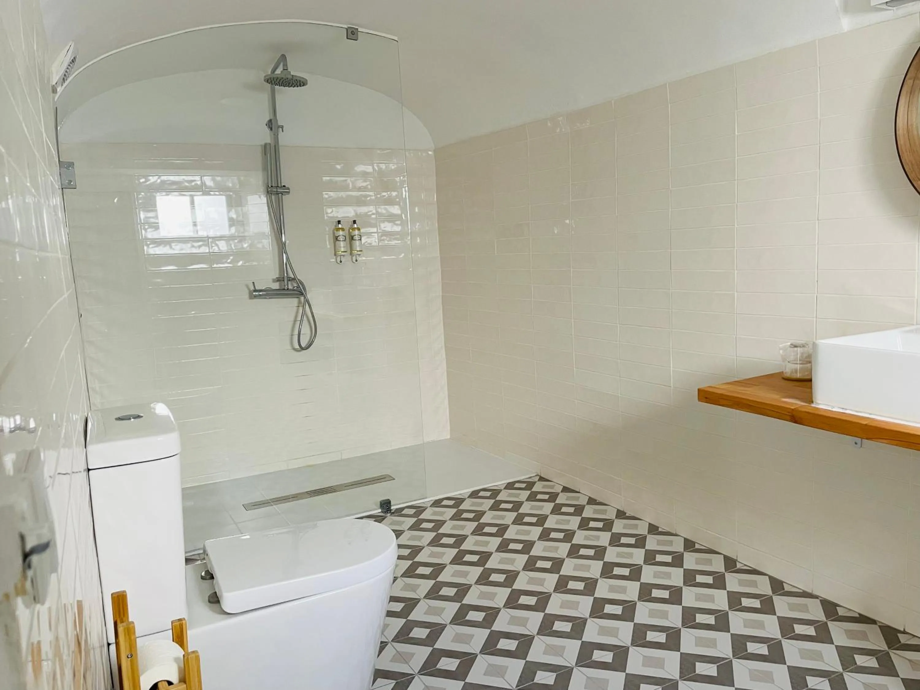 Shower in Casa Soure Suites and Apartments