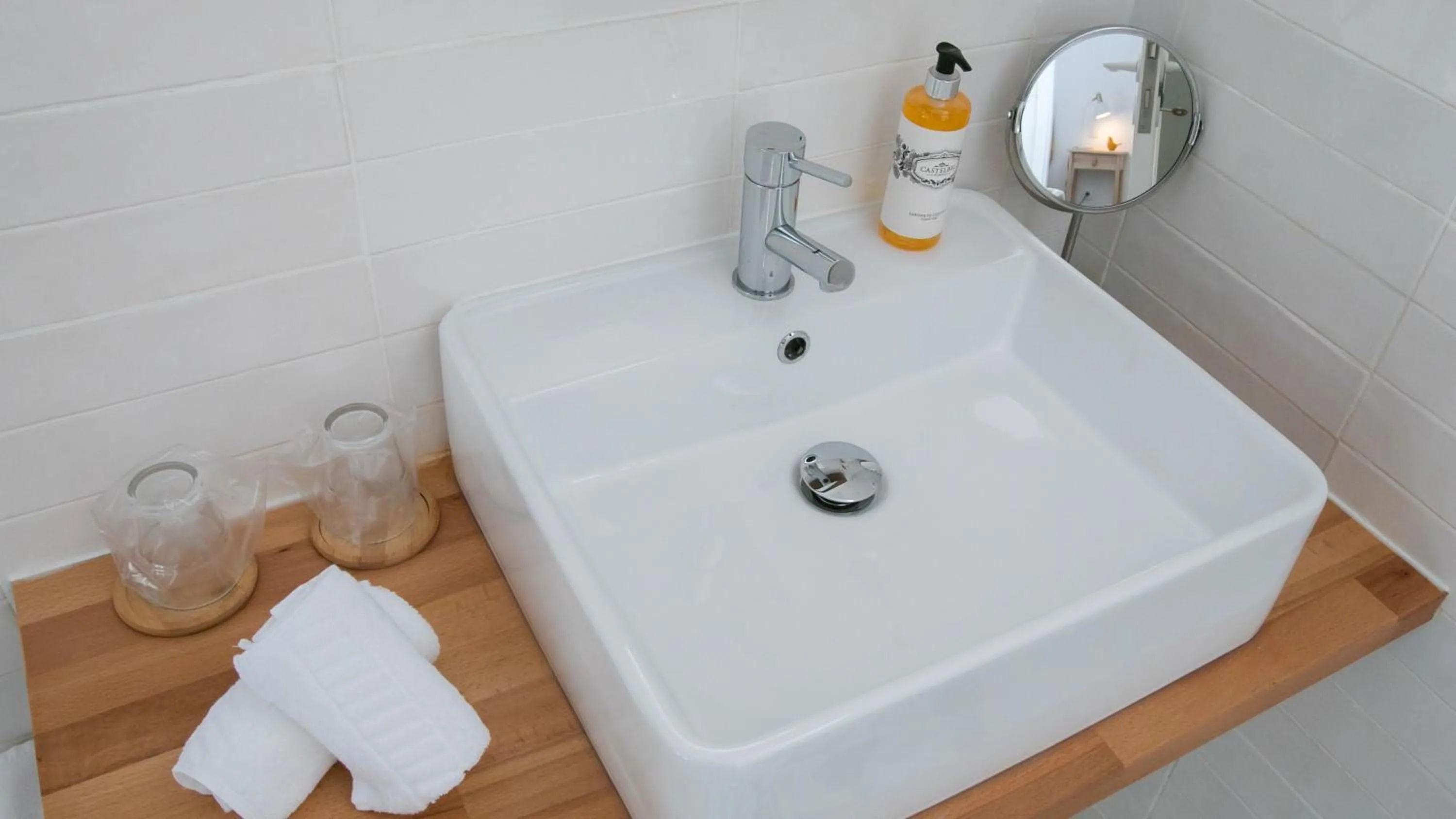 Bathroom in Casa Soure Suites and Apartments