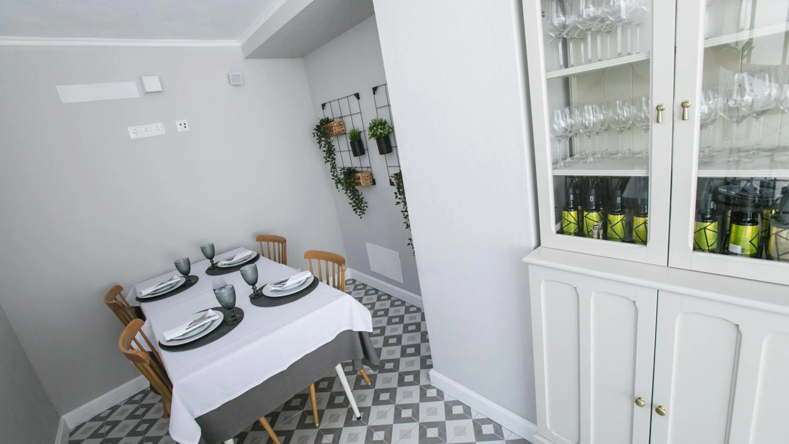 Restaurant/places to eat in Casa Soure Suites and Apartments