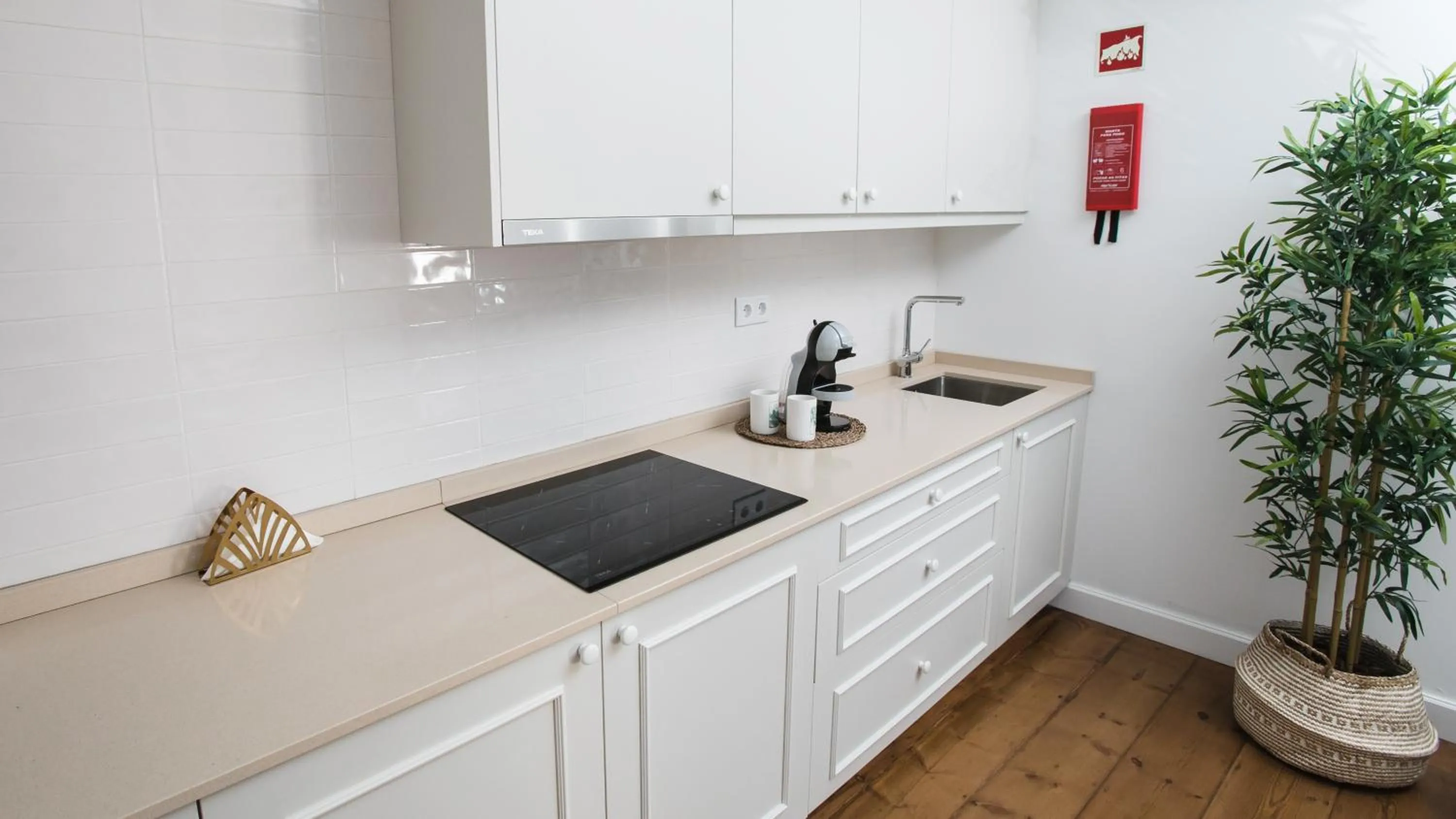 Coffee/tea facilities in Casa Soure Suites and Apartments