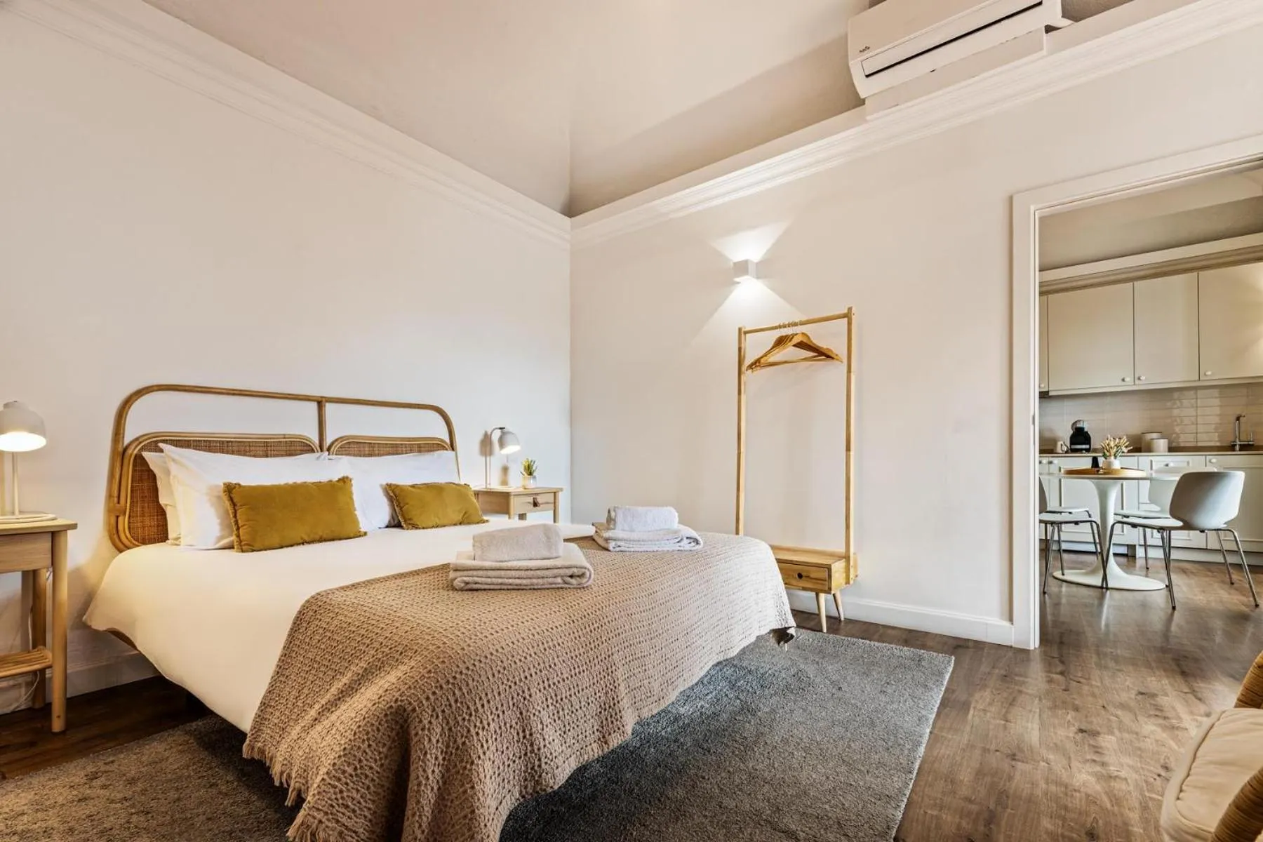 Bed in Casa Soure Suites and Apartments