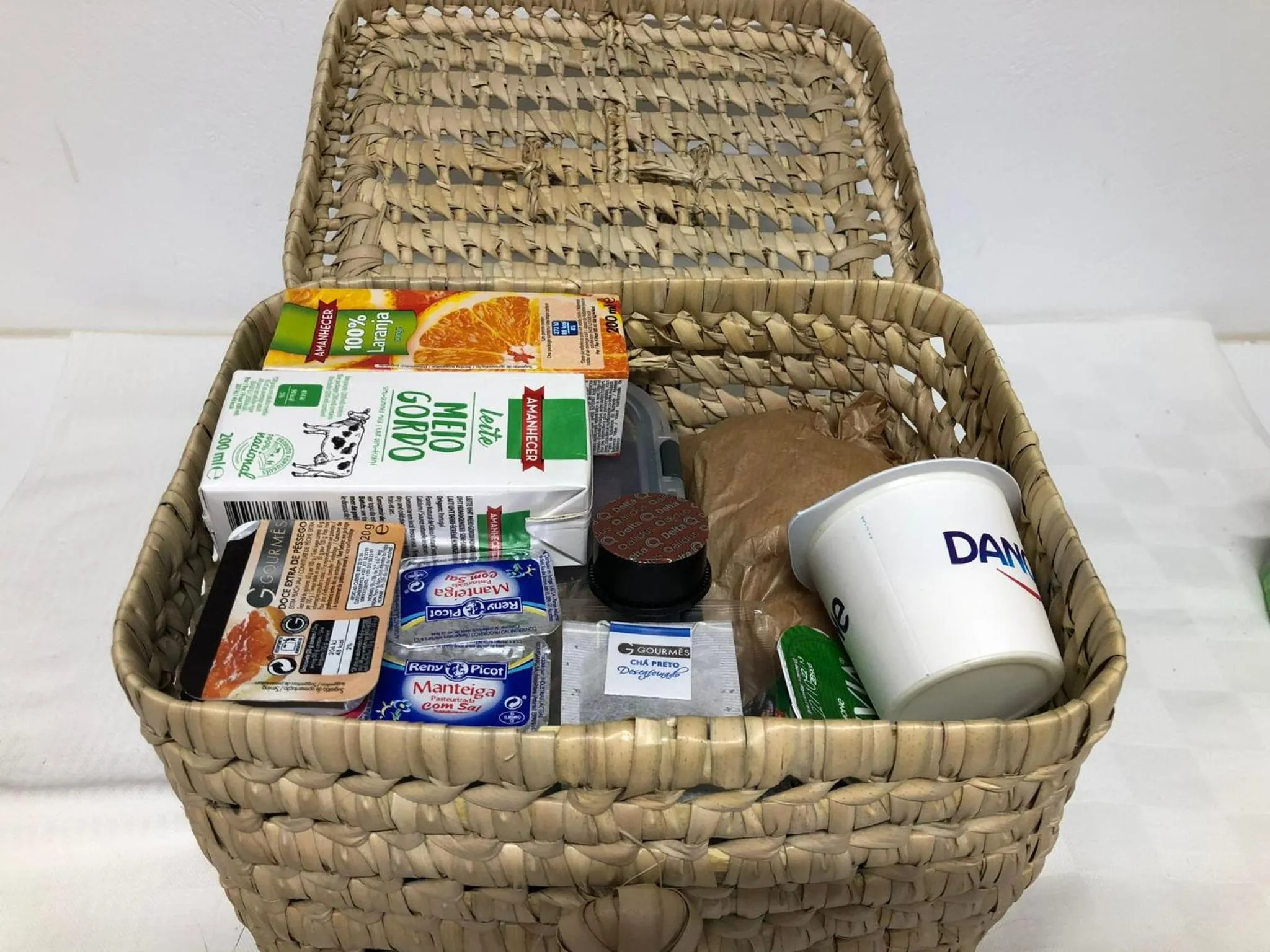 Breakfast in Casa Soure Suites and Apartments