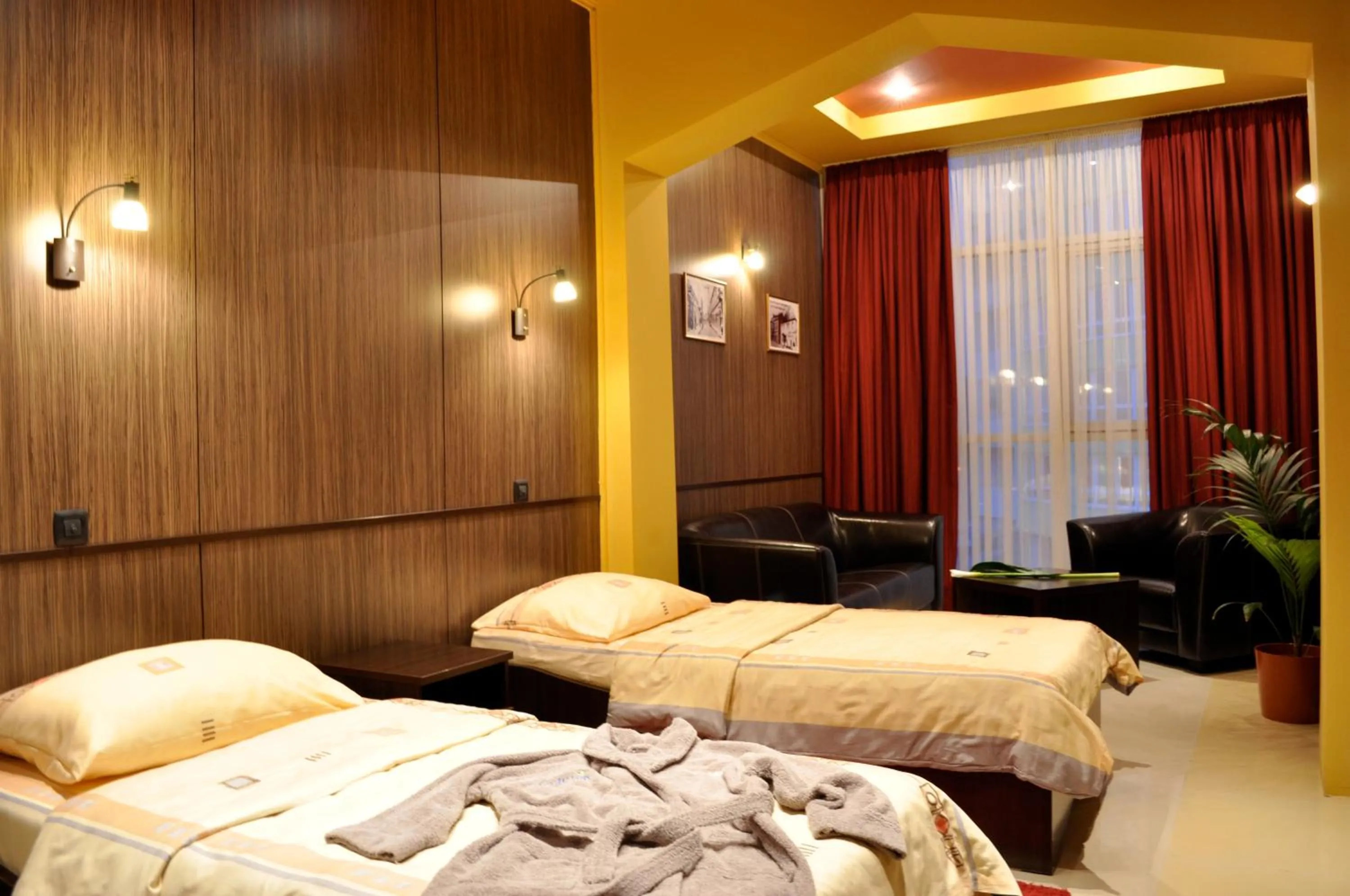 Bedroom, Bed in Hotel Fortuna