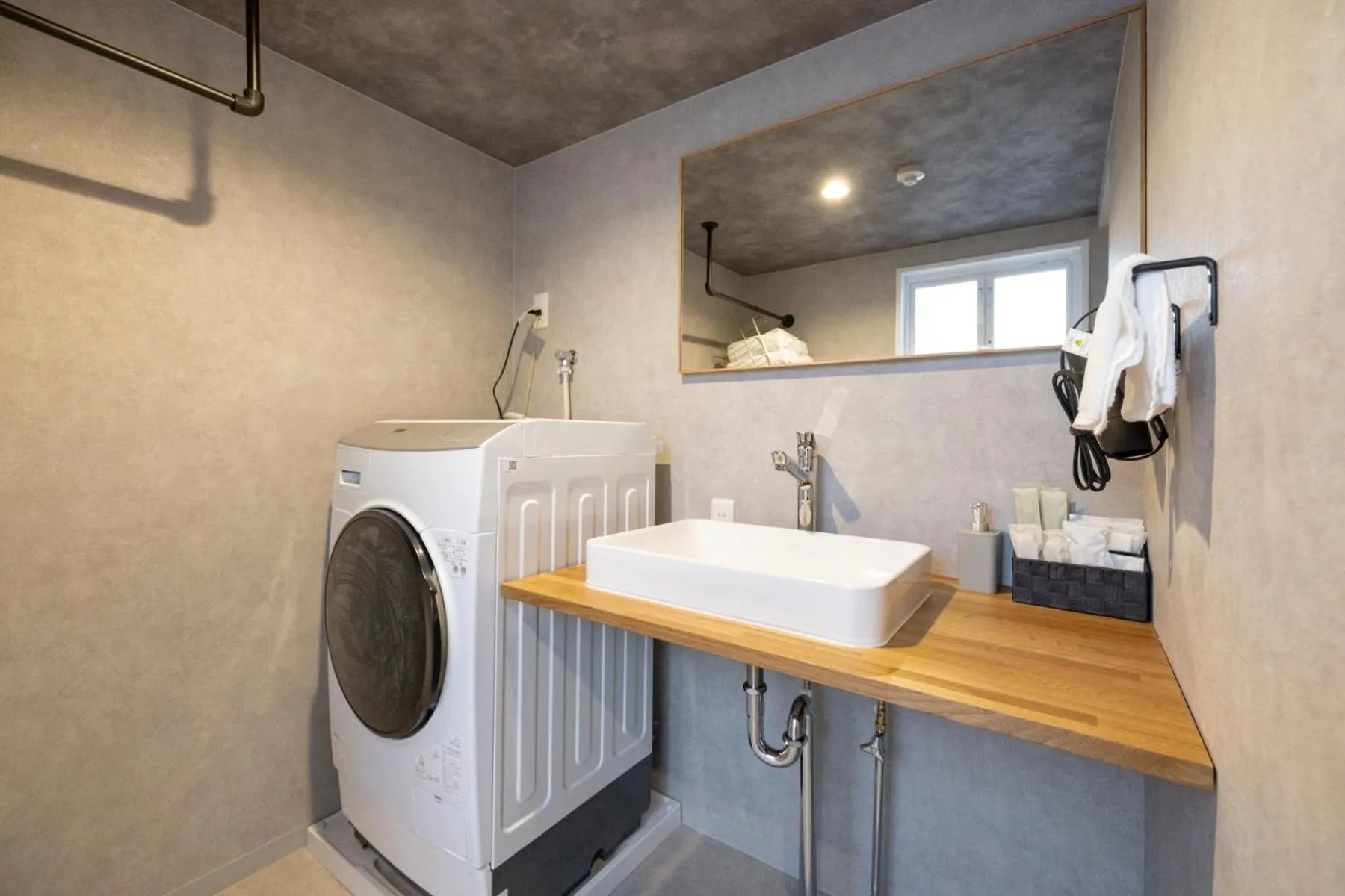 washing machine in RESIDENCE HARIMAYA