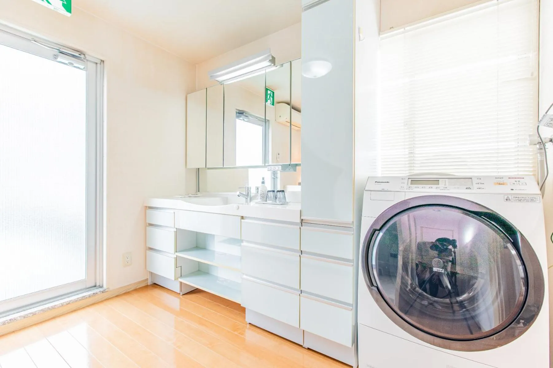 washing machine in RESIDENCE HARIMAYA