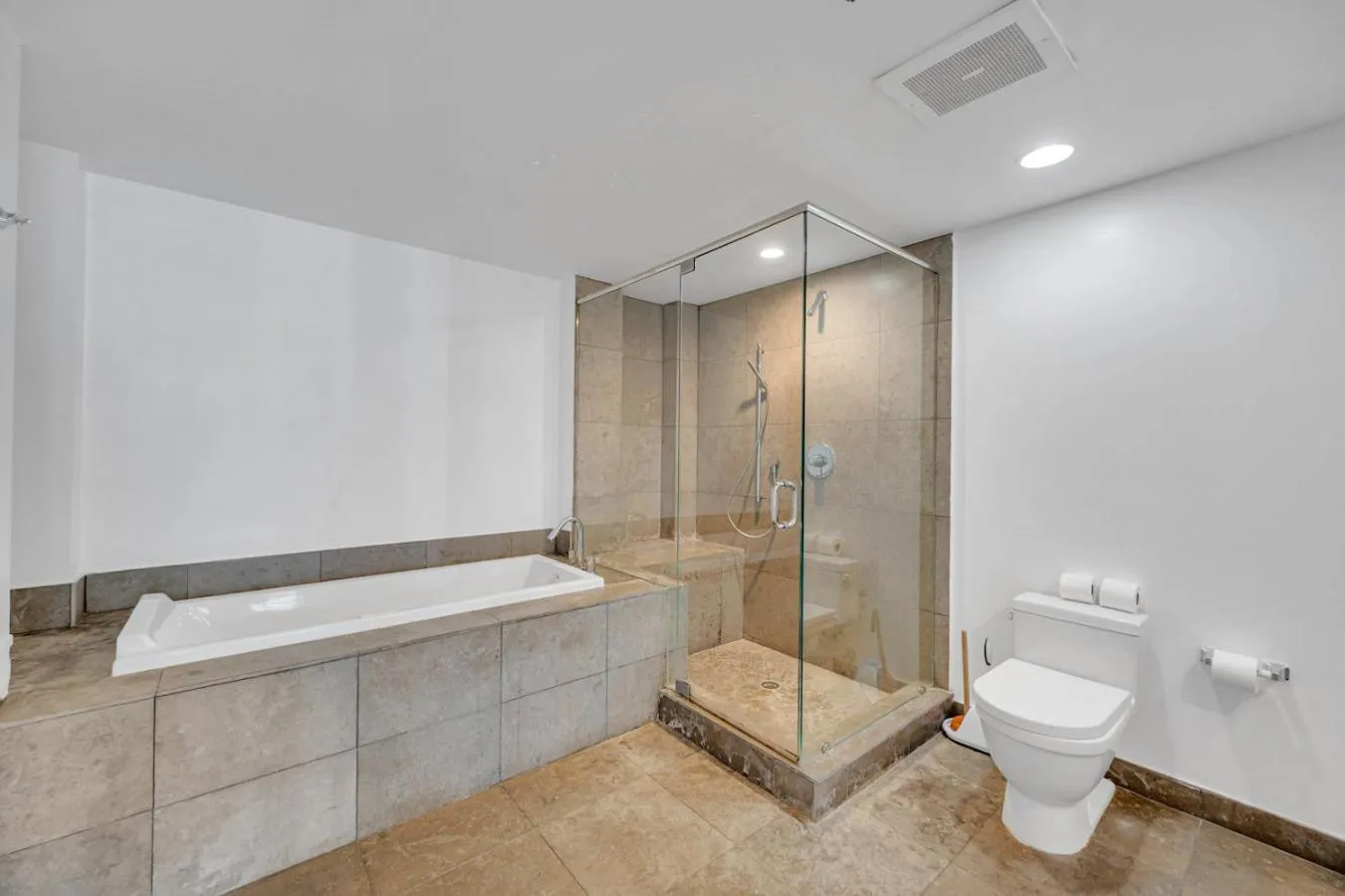 *W ICON BRICKELL- LUXURY 2BR HIGHRISE CORNER CONDO**