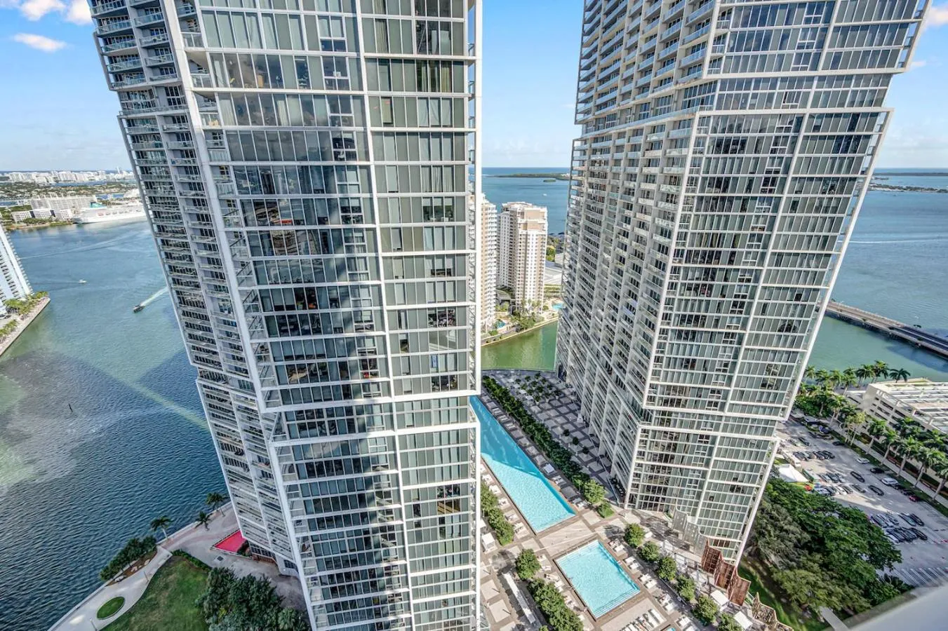 Property building in *W ICON BRICKELL- LUXURY 2BR HIGHRISE CORNER CONDO**