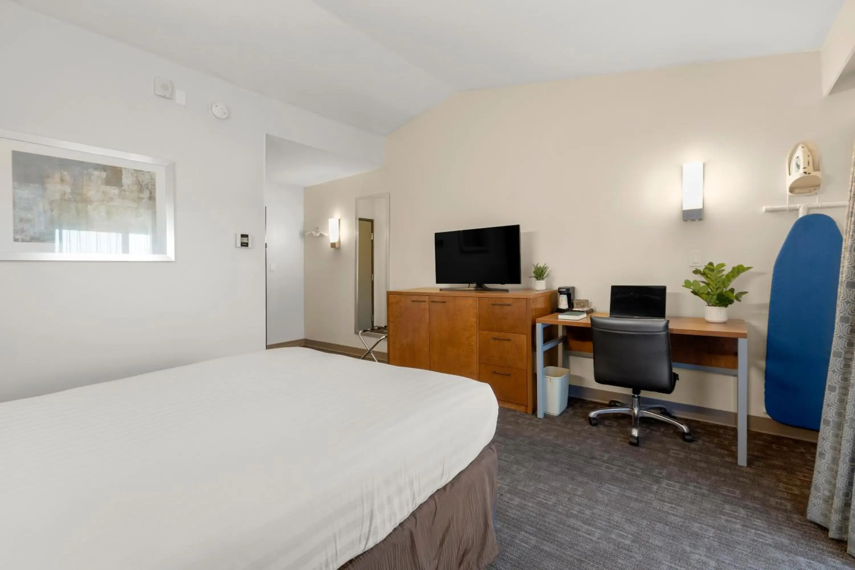 Bed in Good Nite Inn Redwood City - San Francisco Airport Bed in Good Nite Inn Redwood City - San Francisco Airport