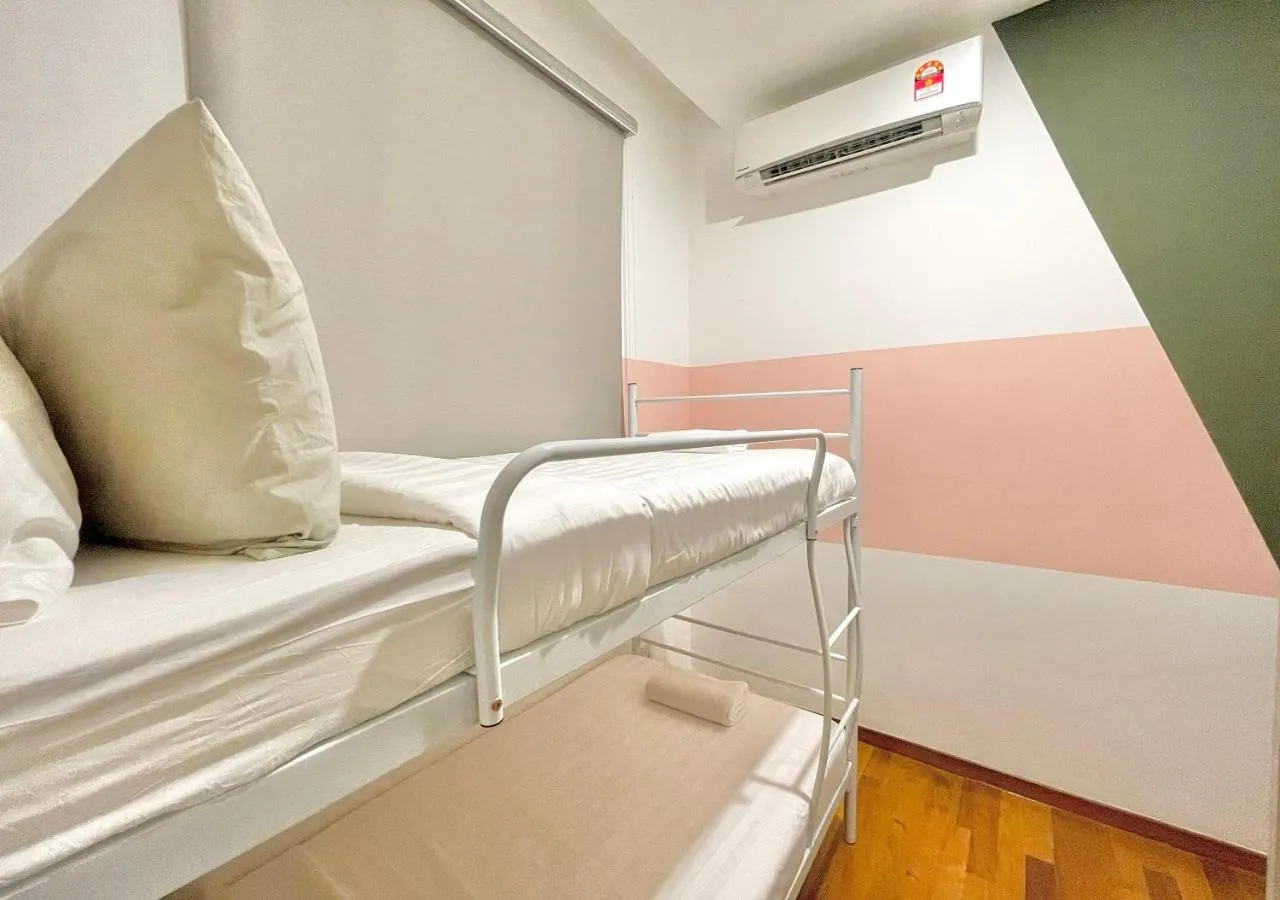 Bed in KL Gateway Premium Residences by Moka