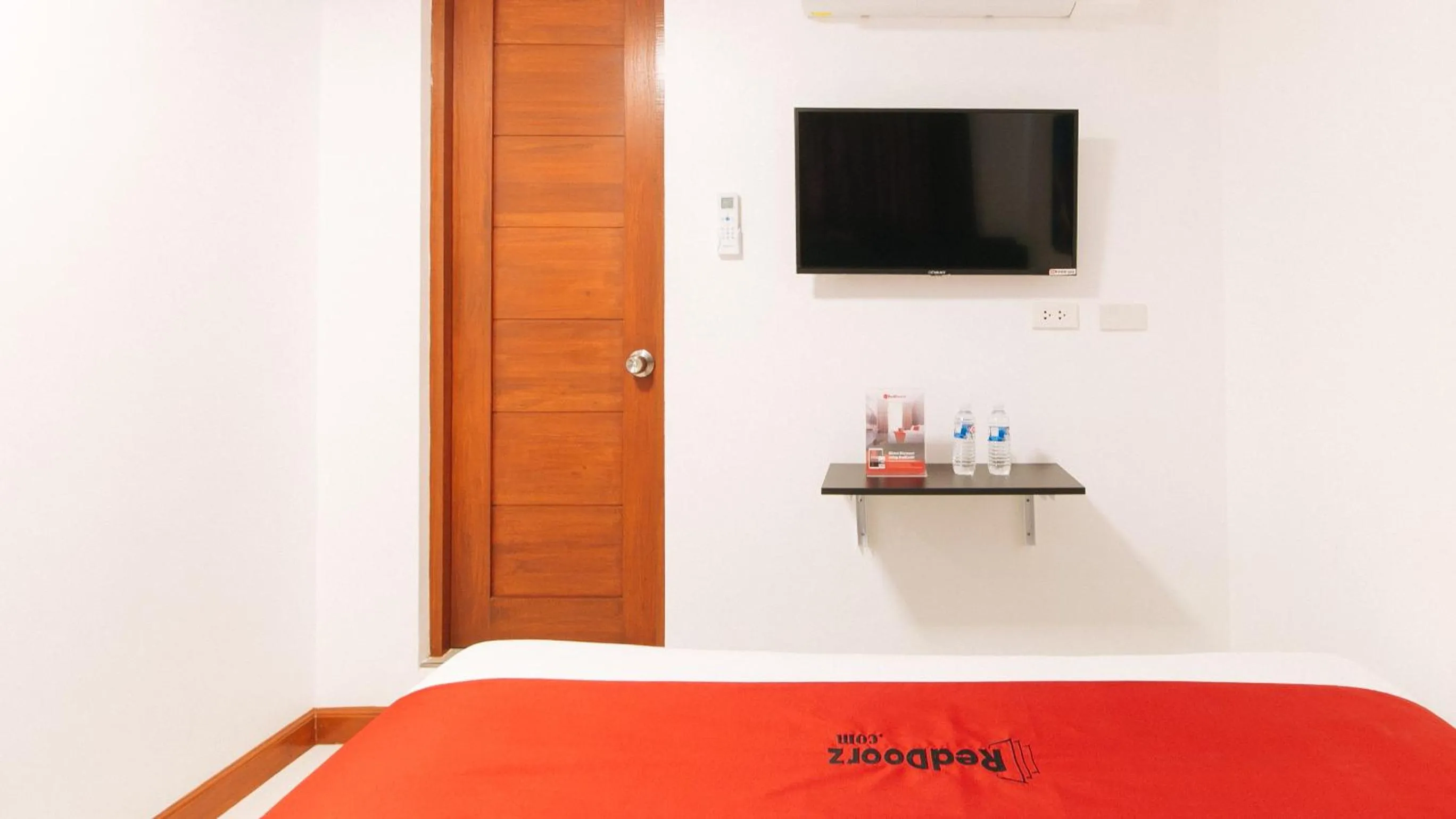 Bed in RedDoorz Plus @ Green Star Park Cagayan