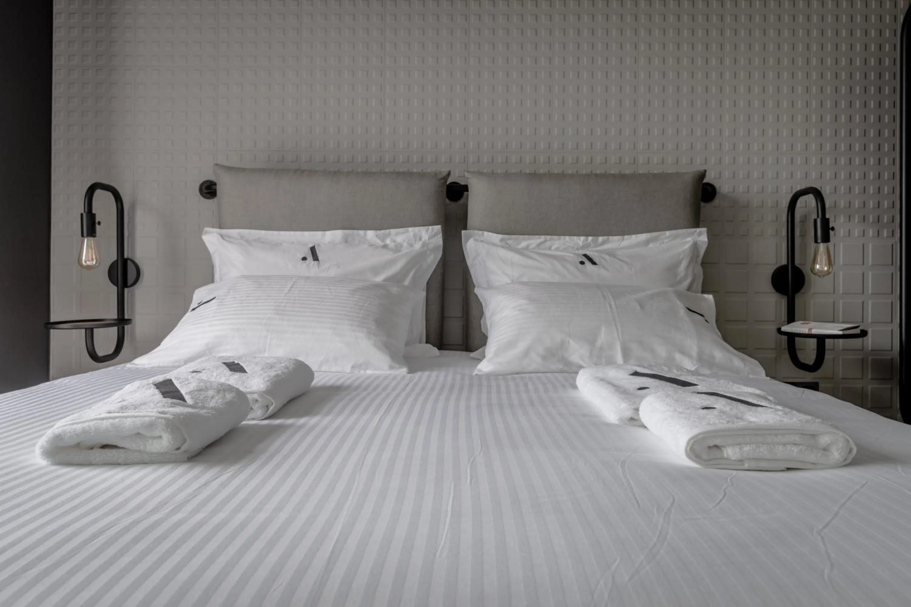 Bed in Athinaion Recreation Suites