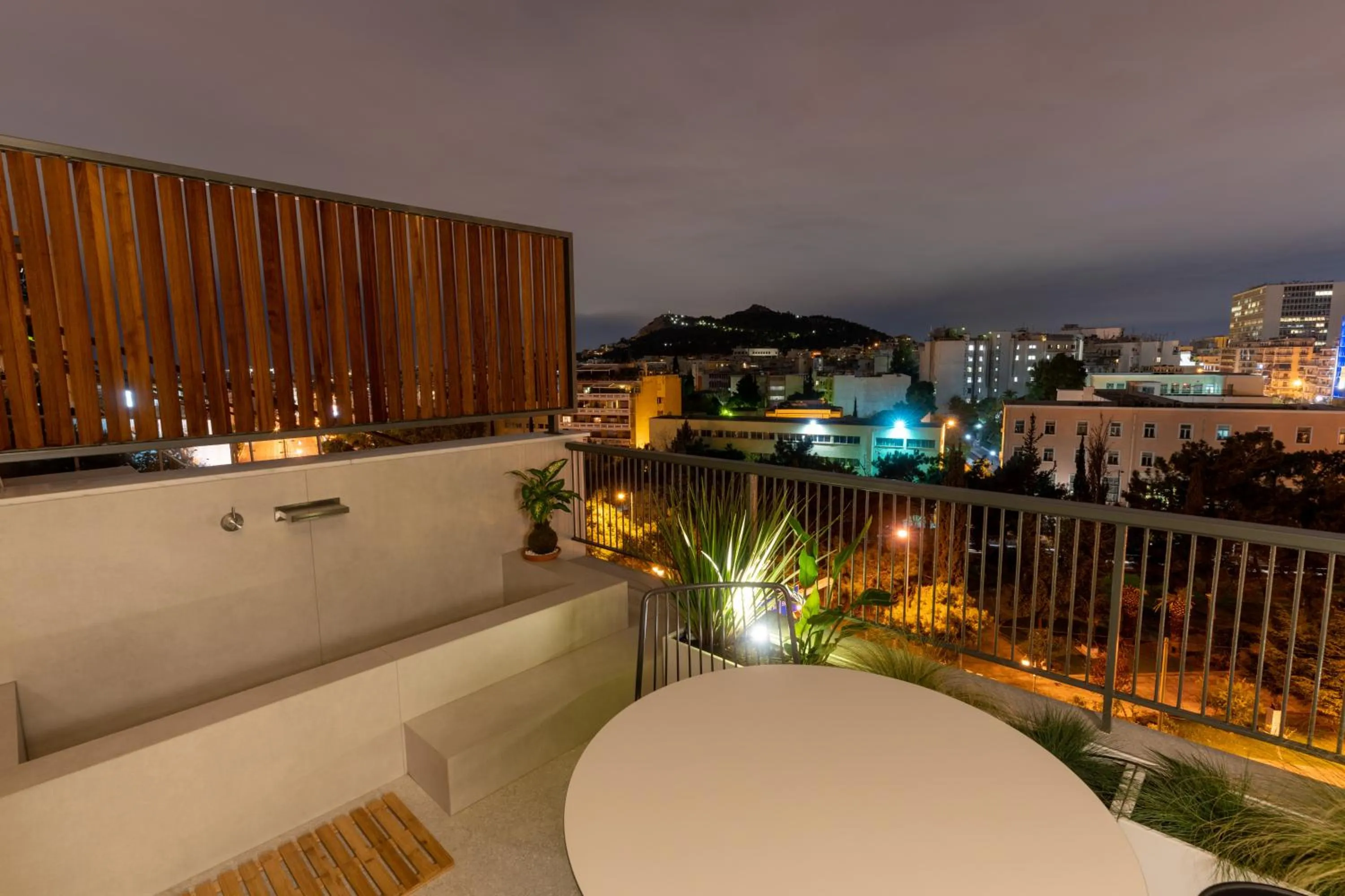 Hot Tub in Athinaion Recreation Suites