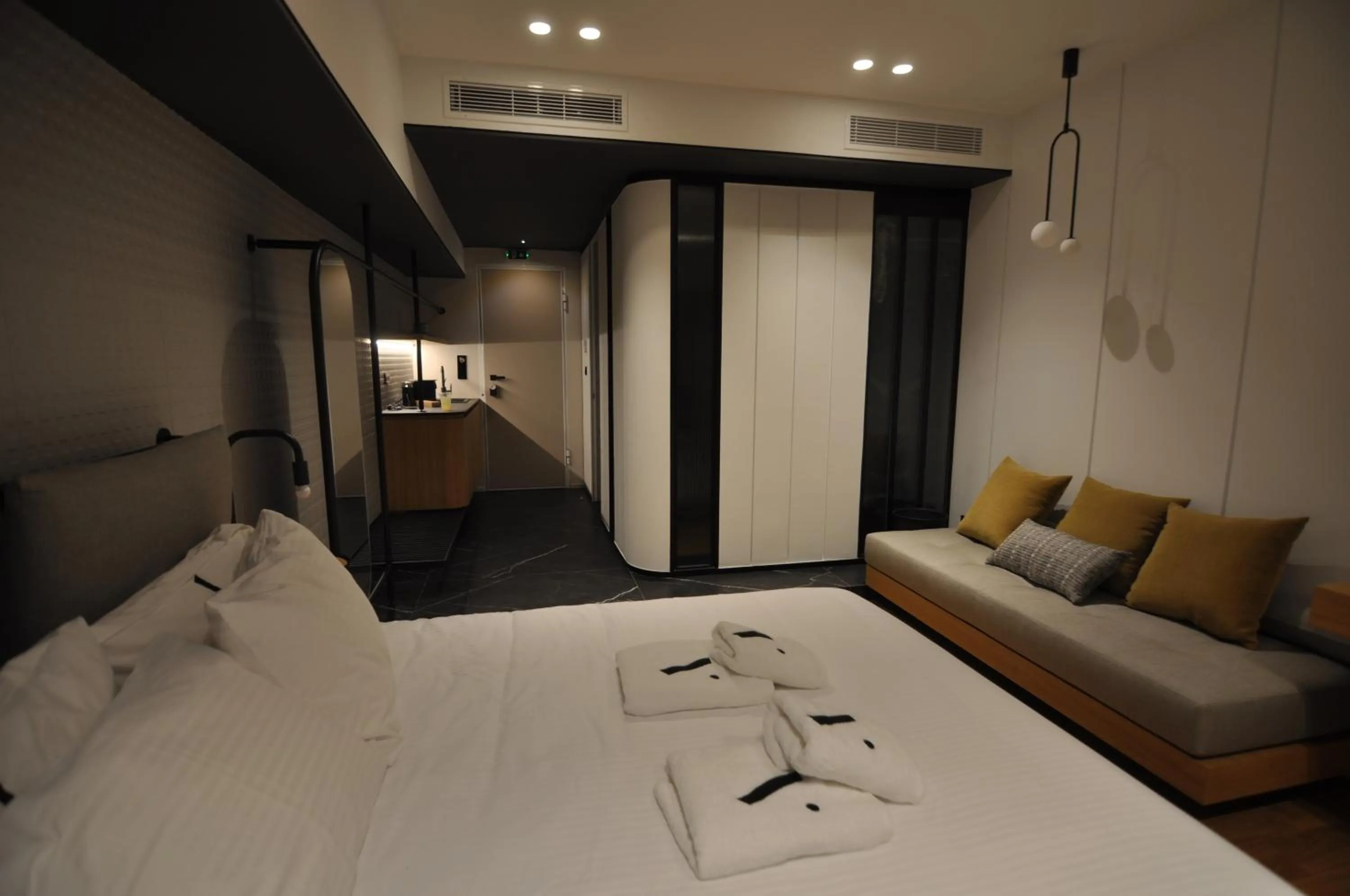 Bed in Athinaion Recreation Suites