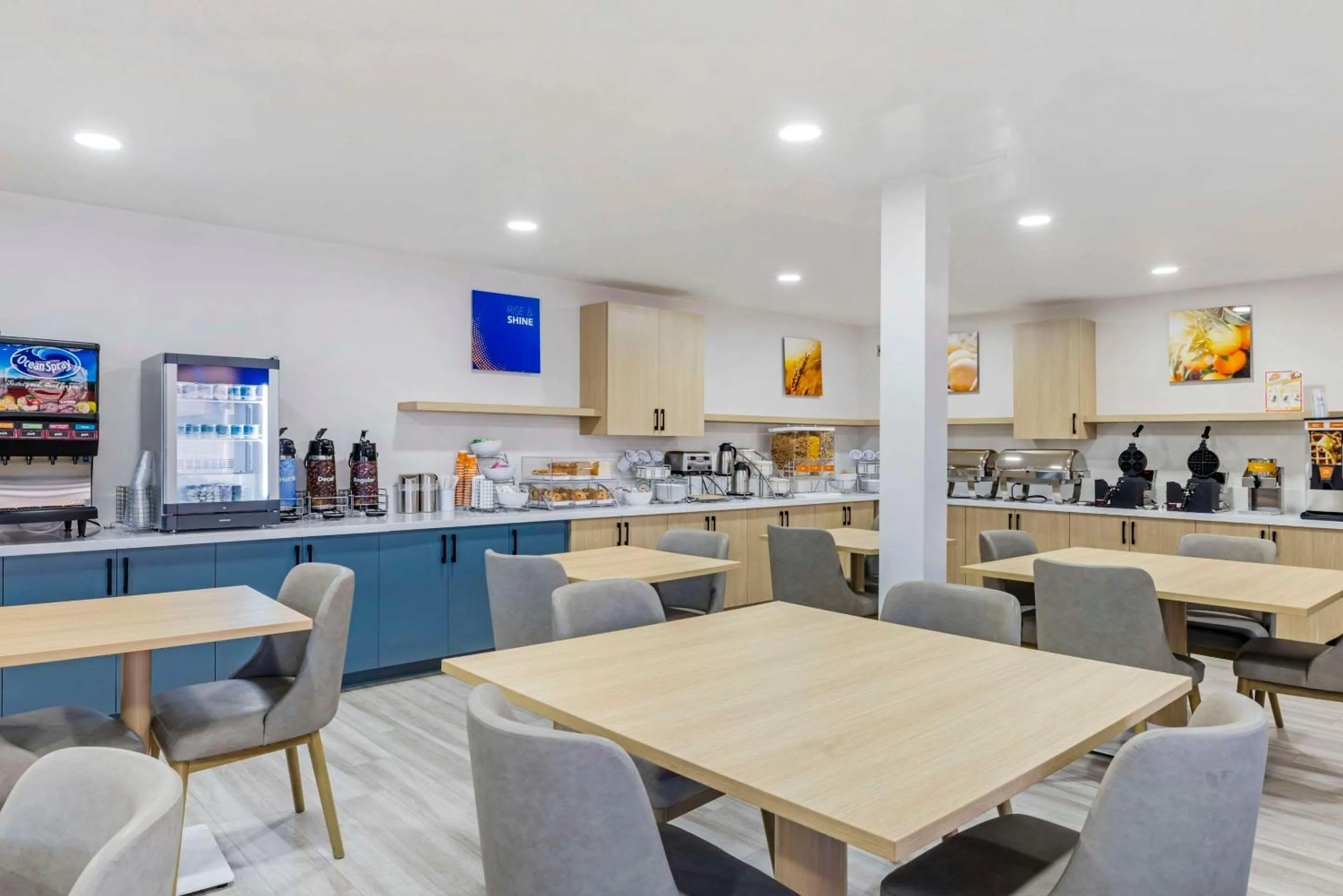 Breakfast in Comfort Inn Sea World Area