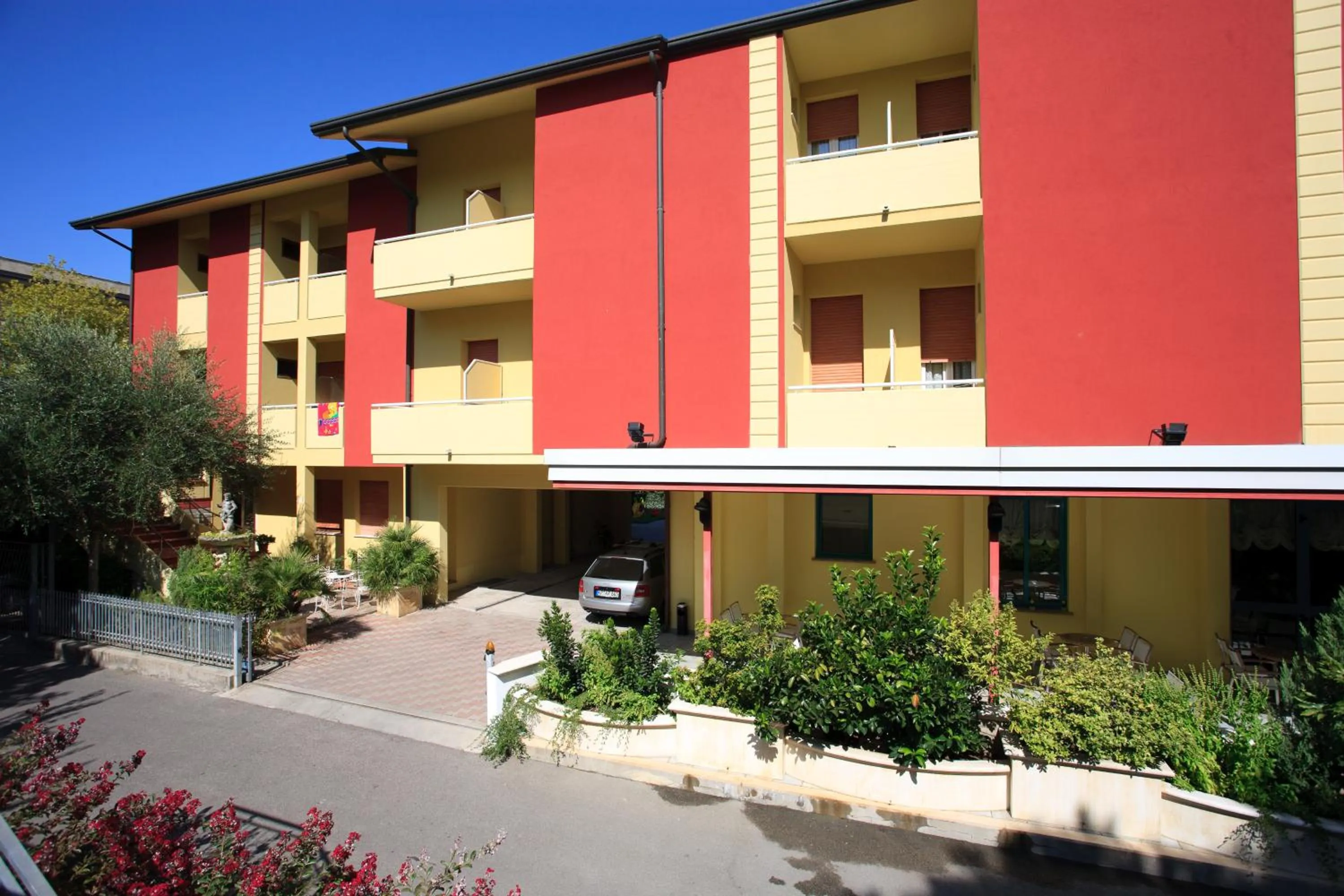 Property building in ELISABETTA hotel