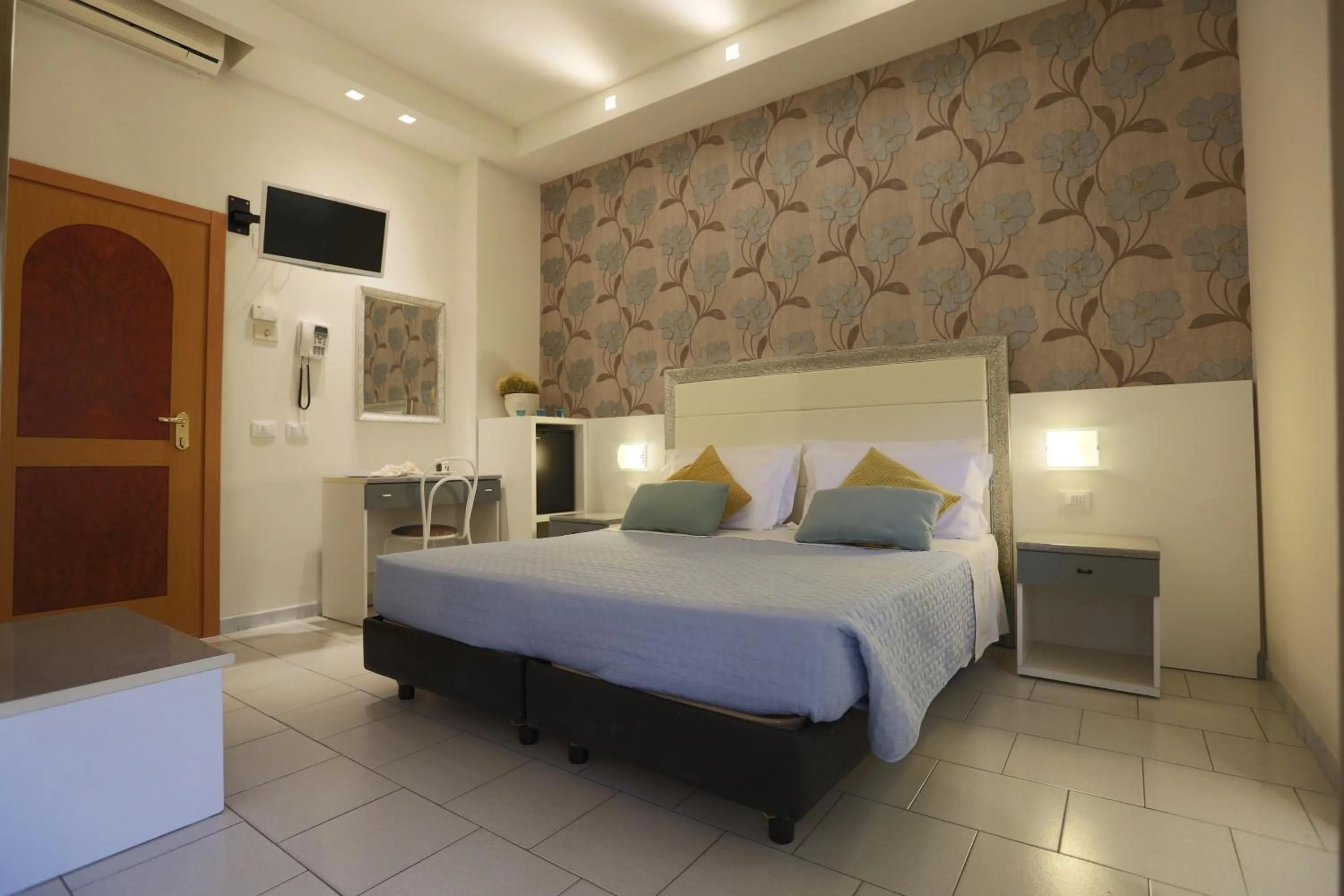 Bed in ELISABETTA hotel