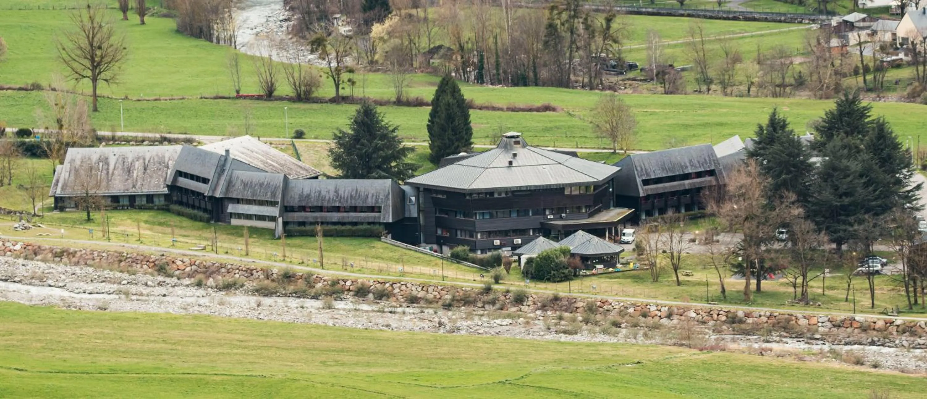 Property building in Le Village Vacances de Luz Saint Sauveur