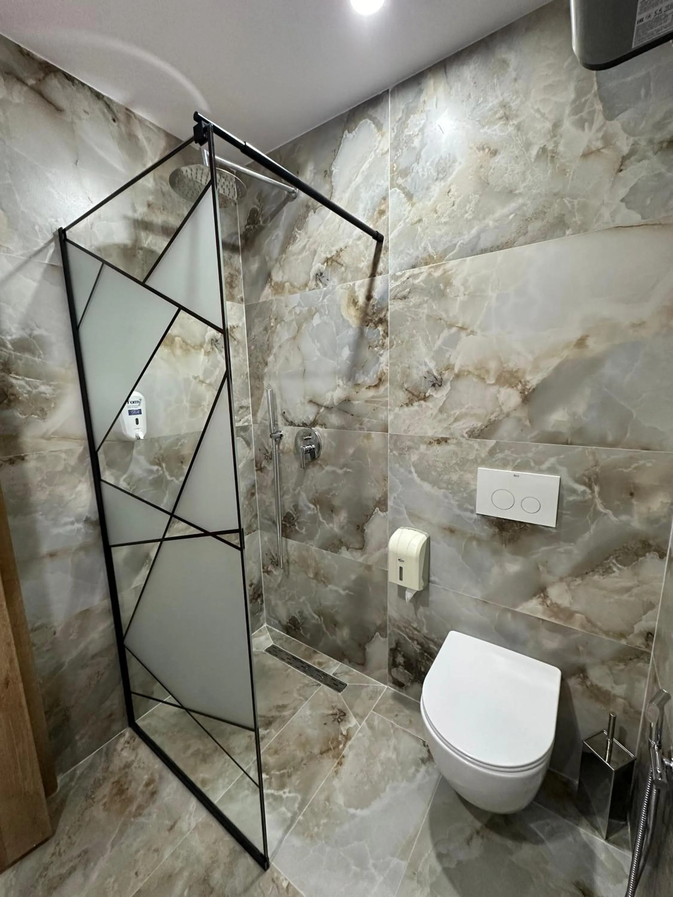 Shower in Hotel Arberia