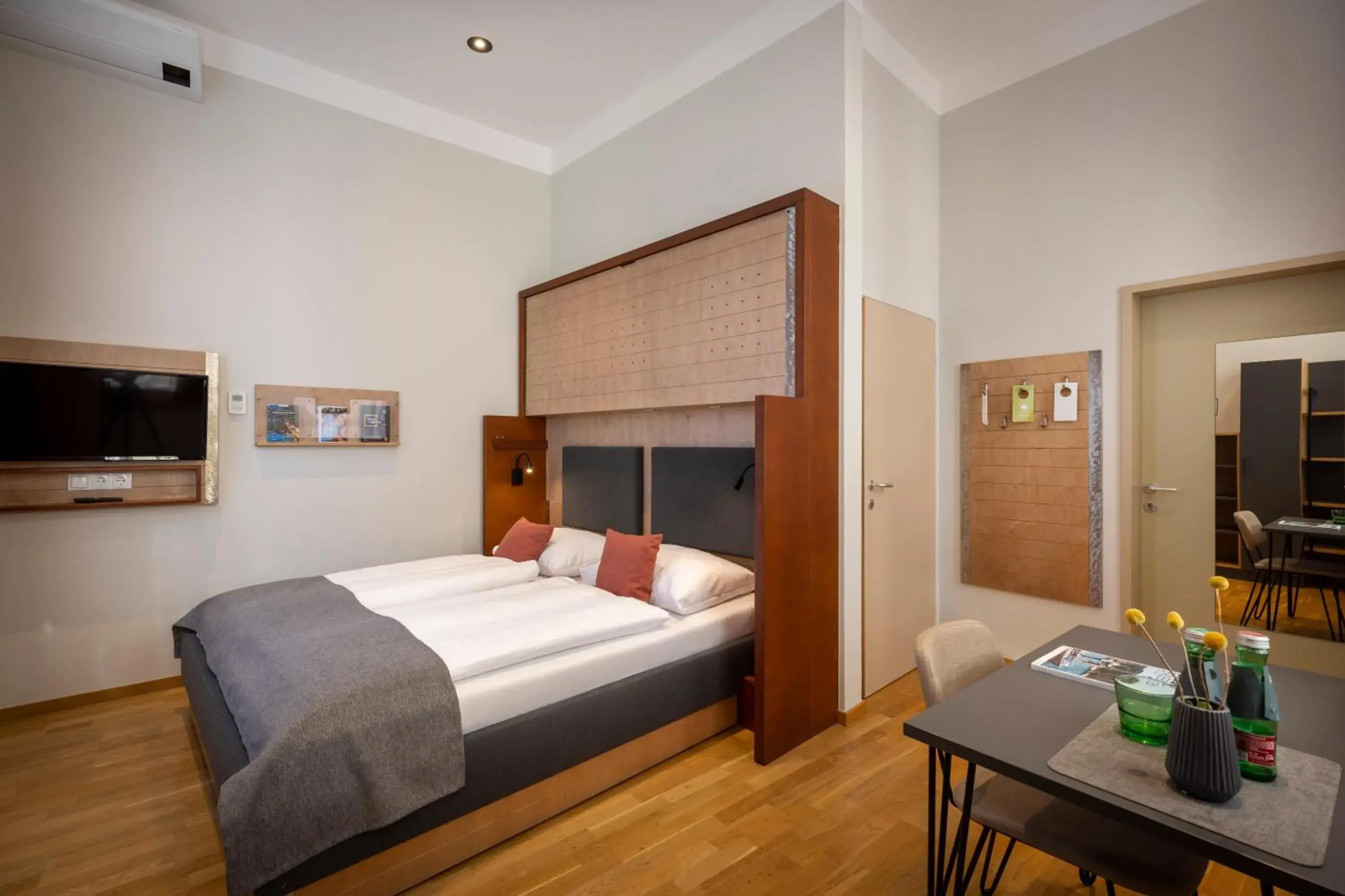 Double Room in JUFA Hotel Bregenz Double Room in JUFA Hotel Bregenz