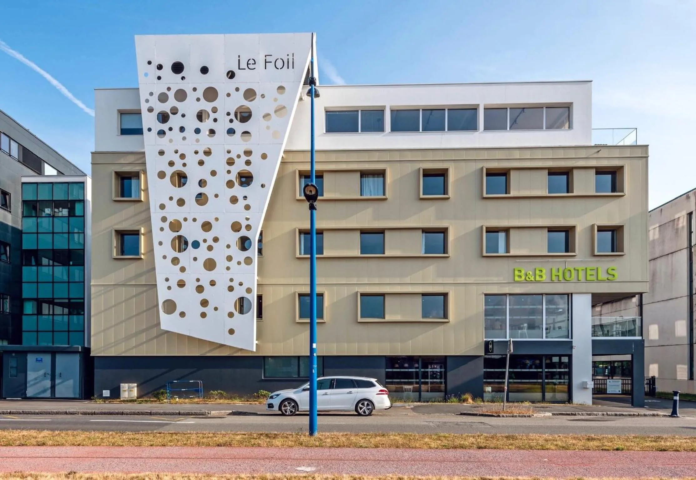 Property building in B&B HOTEL Brest Centre Port de Commerce