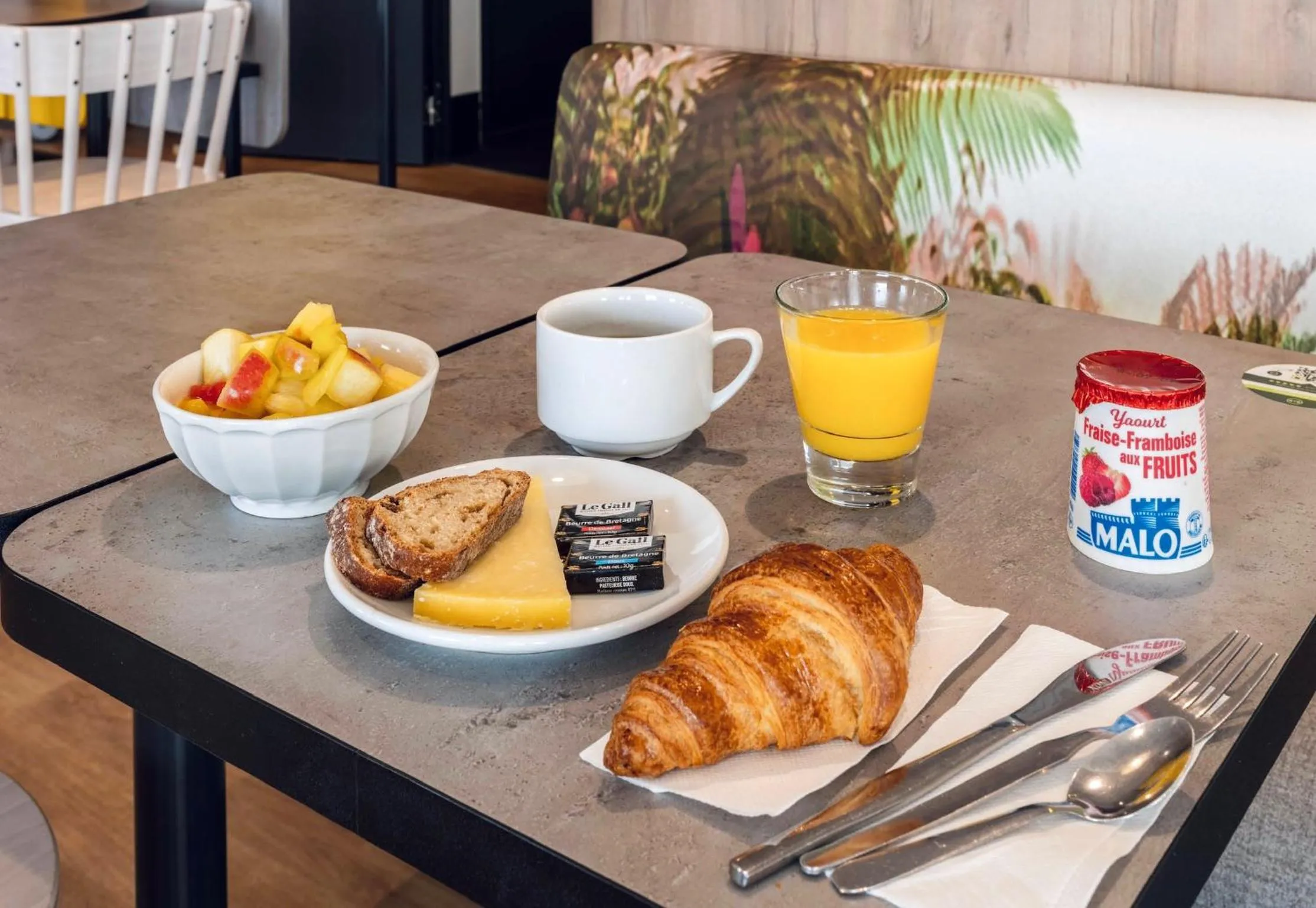 Breakfast in B&B HOTEL Brest Centre Port de Commerce