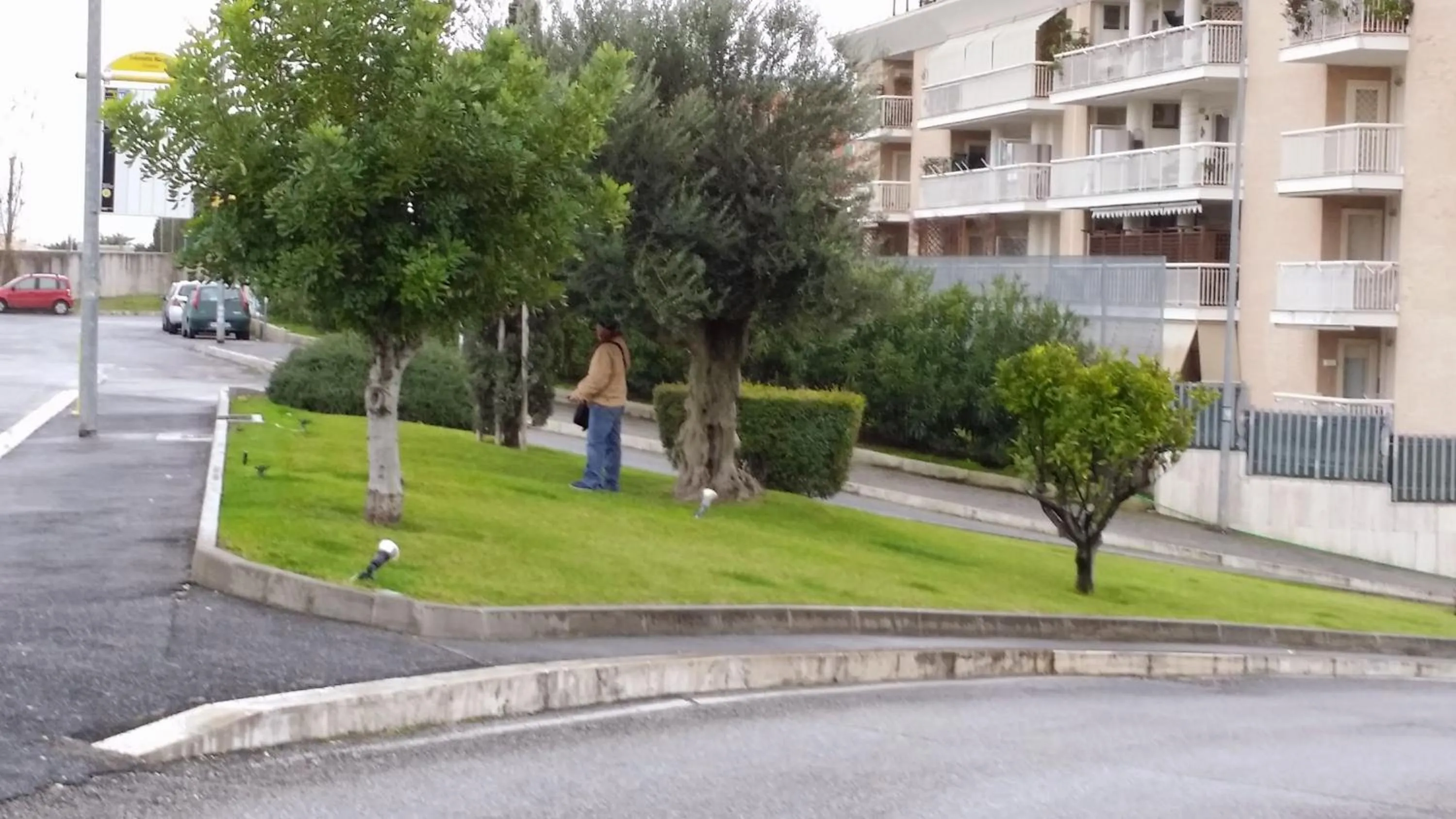 Facade/entrance in Altamira 2000 by GABRIELLA