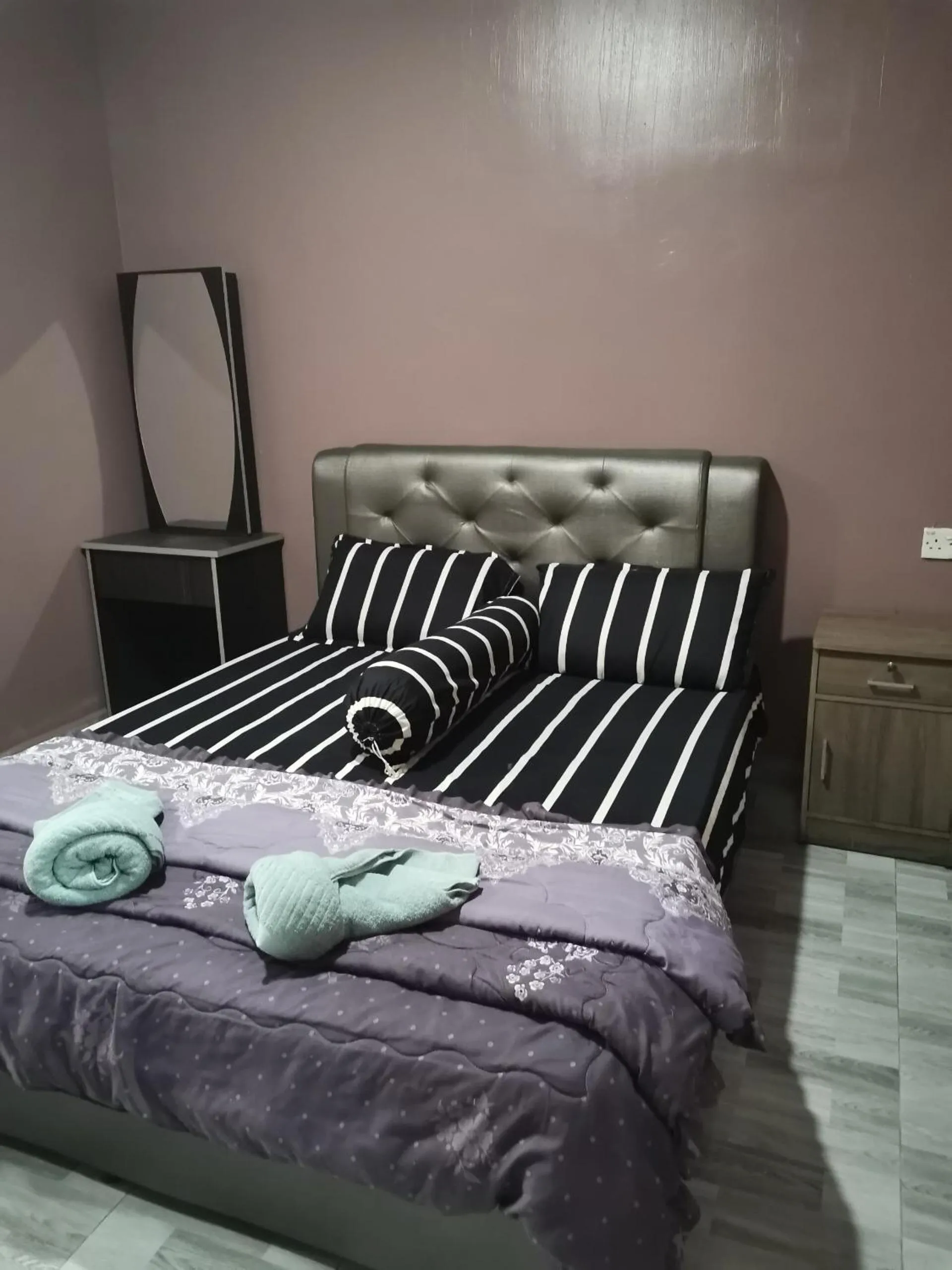 Bedroom in OYO Home 90348 Inspire Rooms