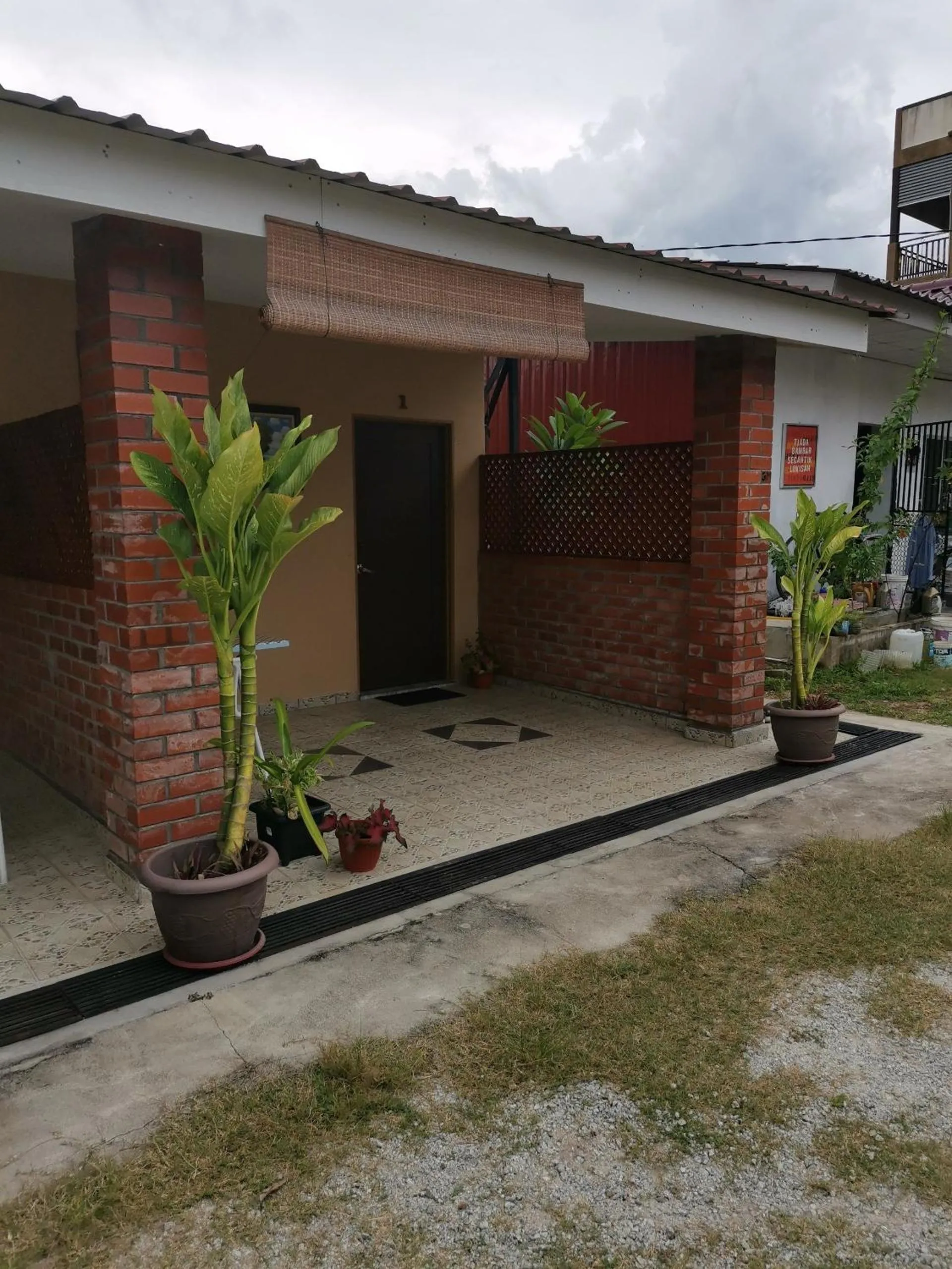 Facade/entrance in OYO Home 90348 Inspire Rooms