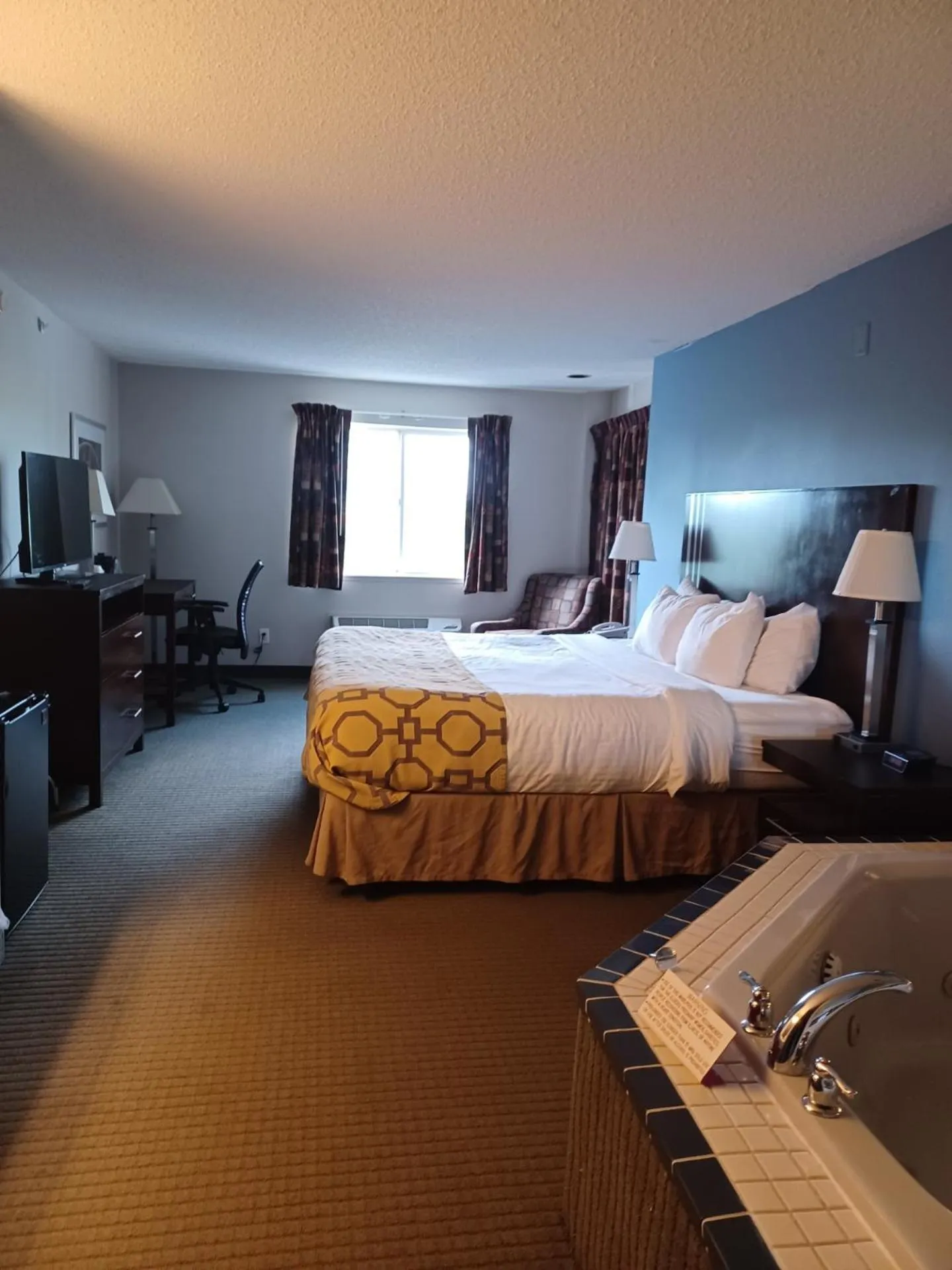 Bed in Baymont by Wyndham Freeport