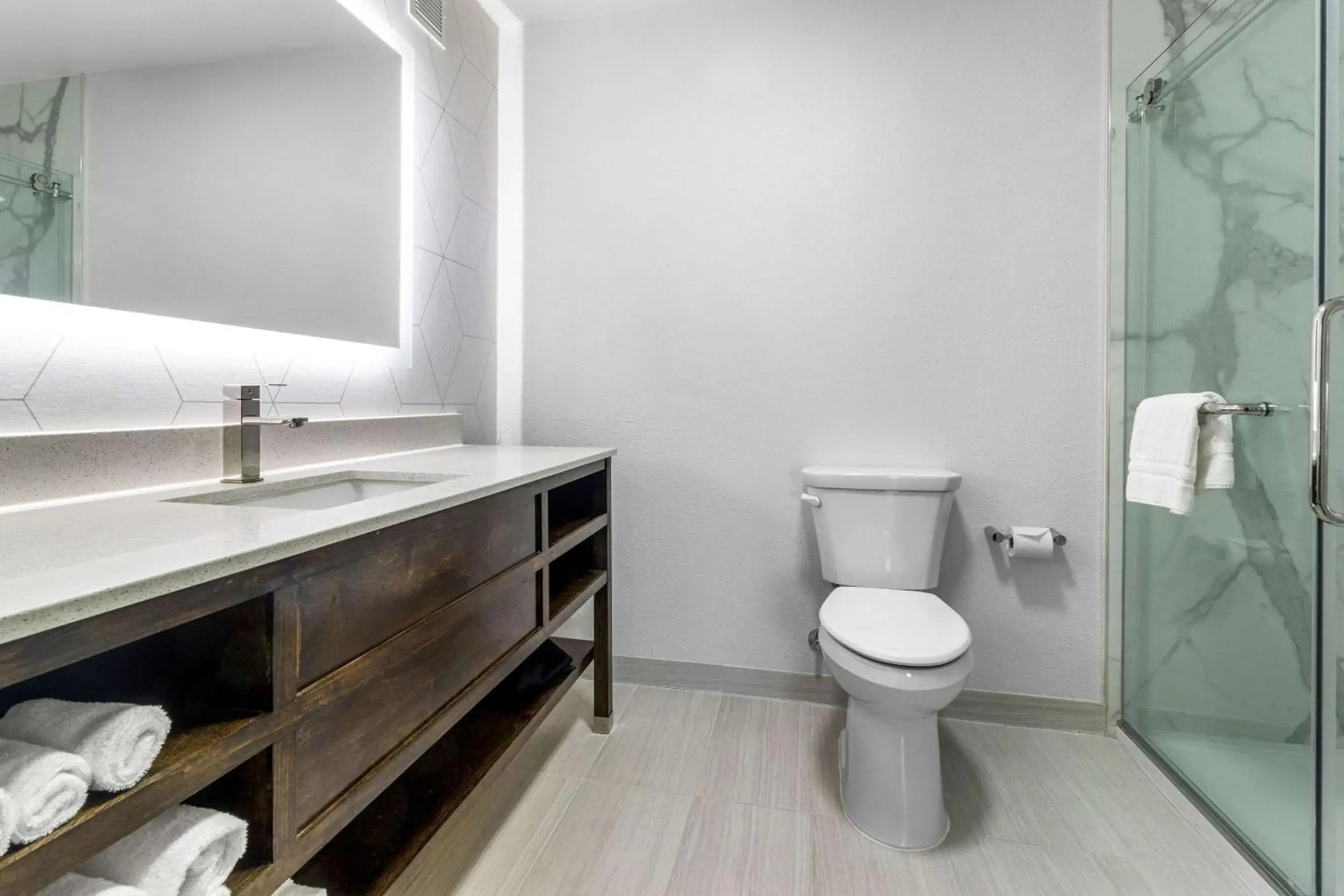 King Suite Upper Floor - Accessible/Non-Smoking in Comfort Suites King Suite Upper Floor - Accessible/Non-Smoking in Comfort Suites