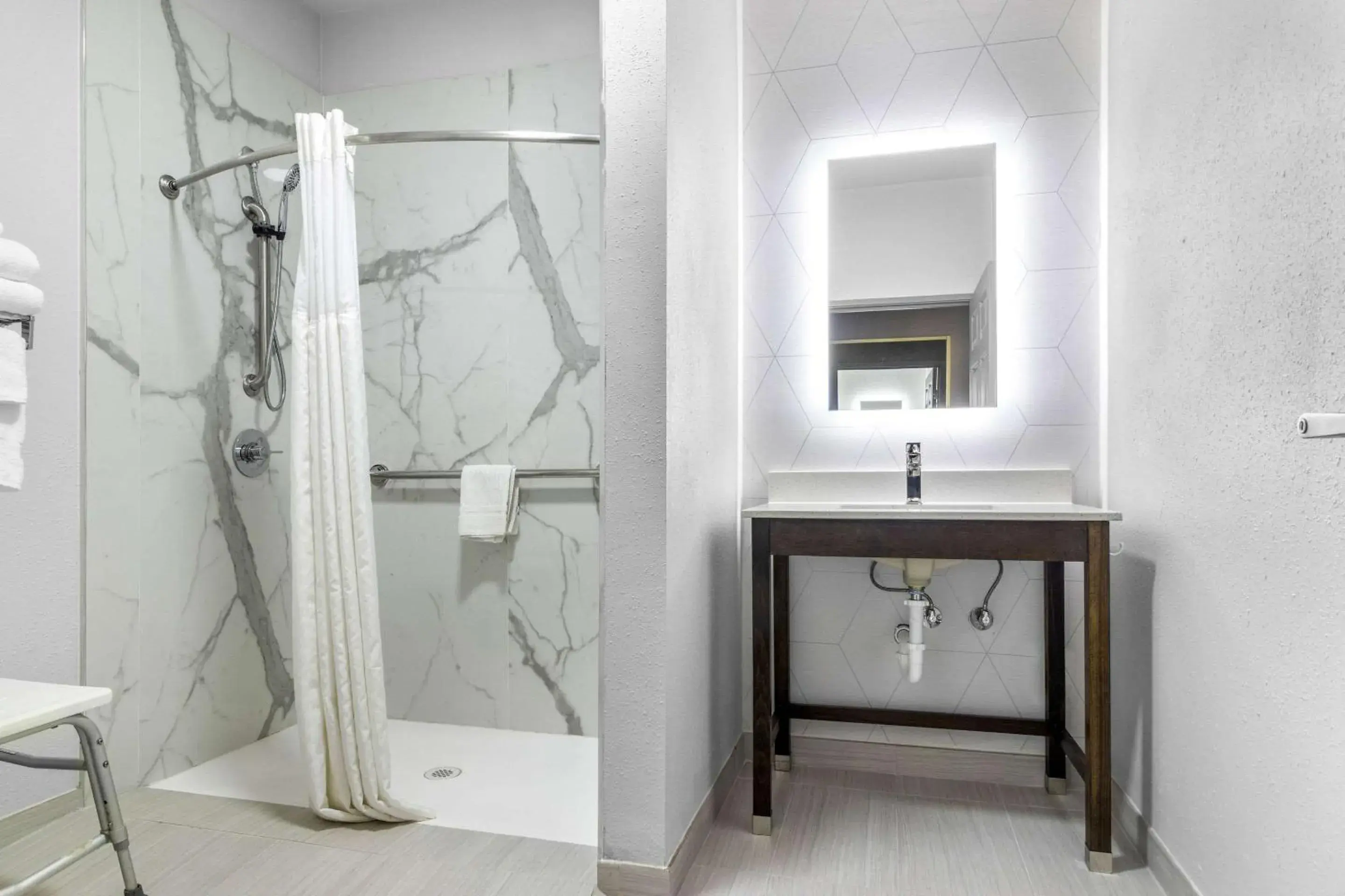 King Suite with Roll-In Shower - Accessible/Non-Smoking in Comfort Suites King Suite with Roll-In Shower - Accessible/Non-Smoking in Comfort Suites