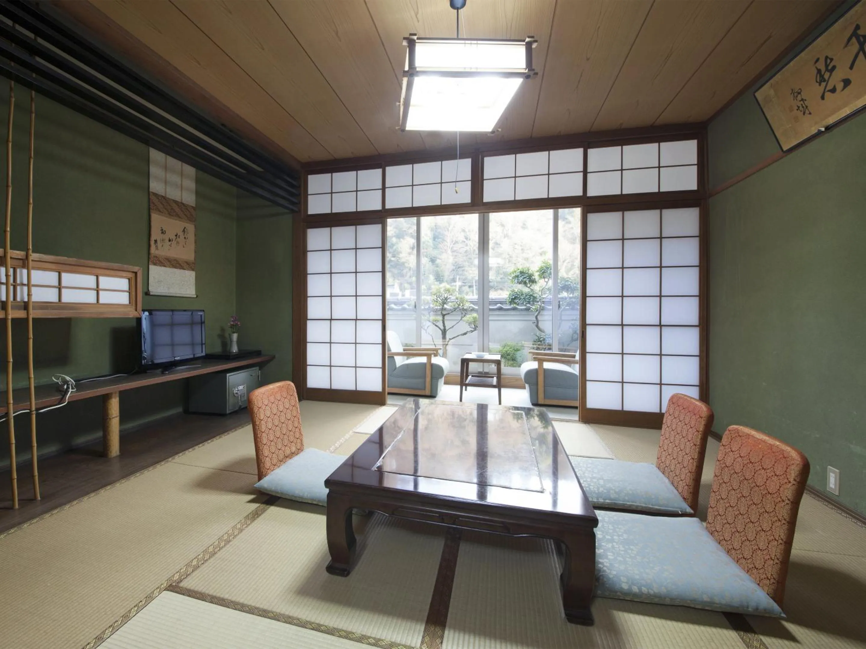 Photo of the whole room in Itaniya