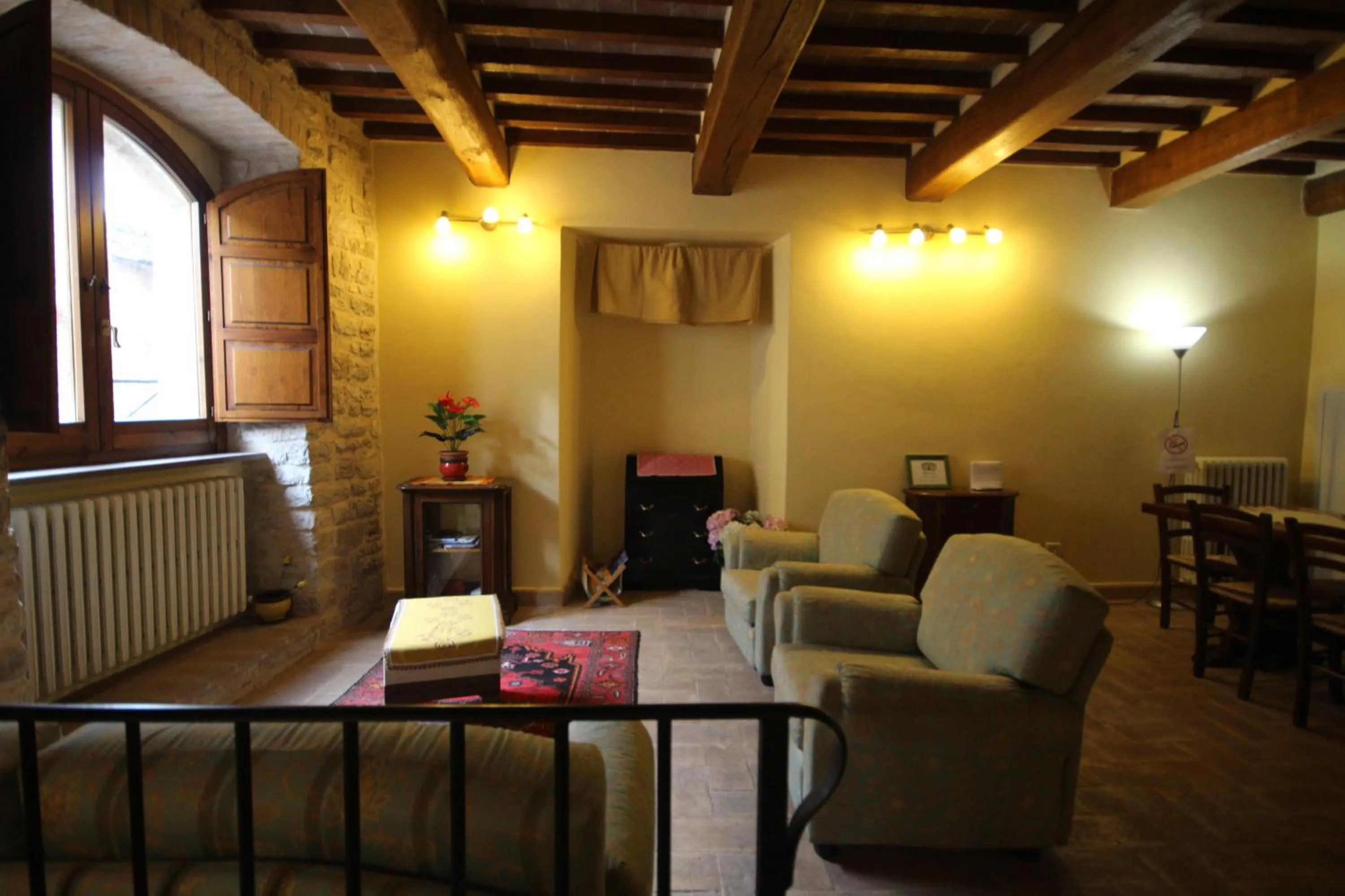 Communal lounge/ TV room in Residenza Sant'Agnese